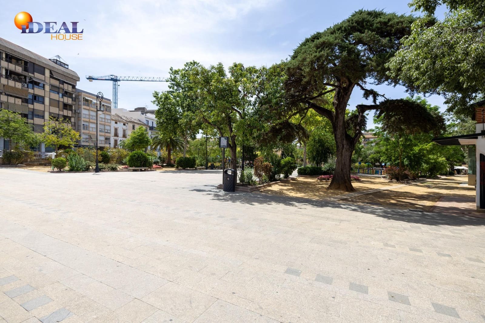 4 bedroom Flat for sale in Alcala la Real with garage - € 235,000 (Ref: 9434175)