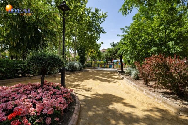 4 makuuhuone Asunto myytävänä paikassa Alcalá la Real mukana 
autotalli - 235 000 € (Ref: 9434175)