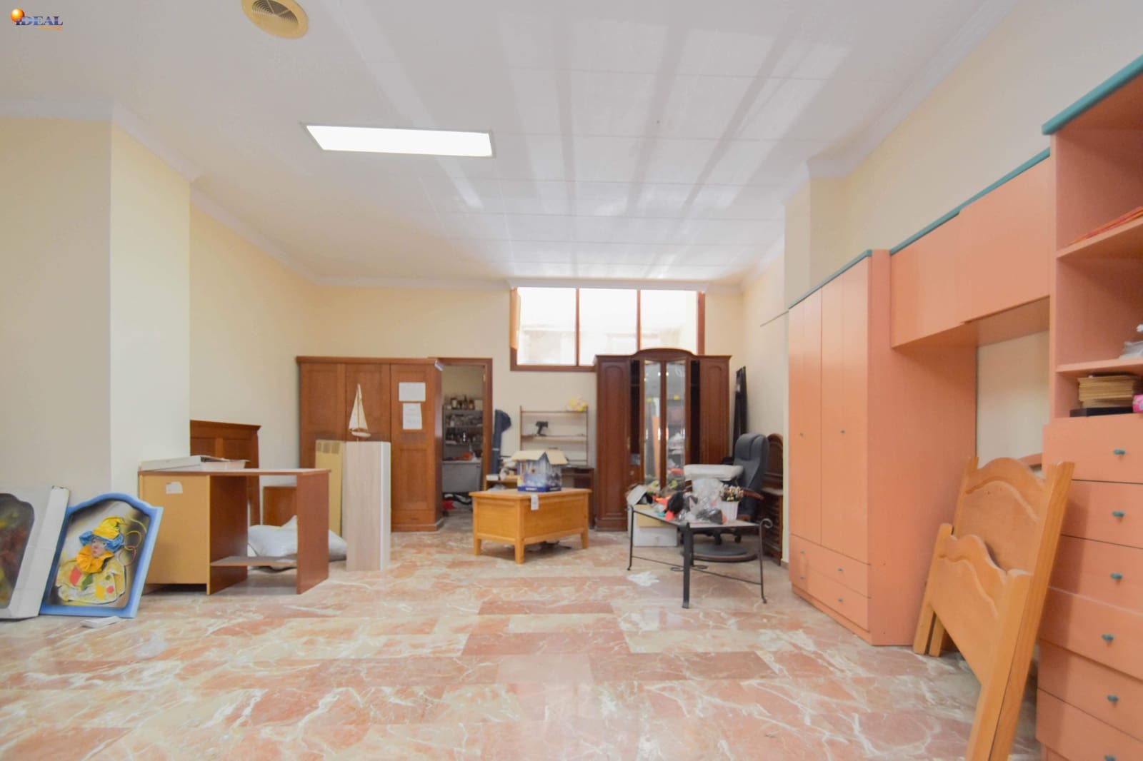 Commercial for sale in Montefrio - € 100,000 (Ref: 9434181)