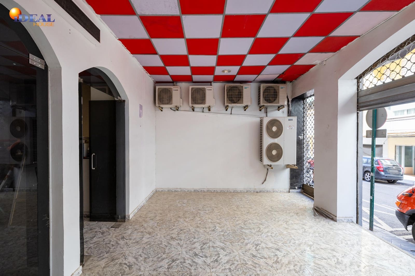 Företag till salu i Granada stad - 200 000 € (Ref: 9434182)