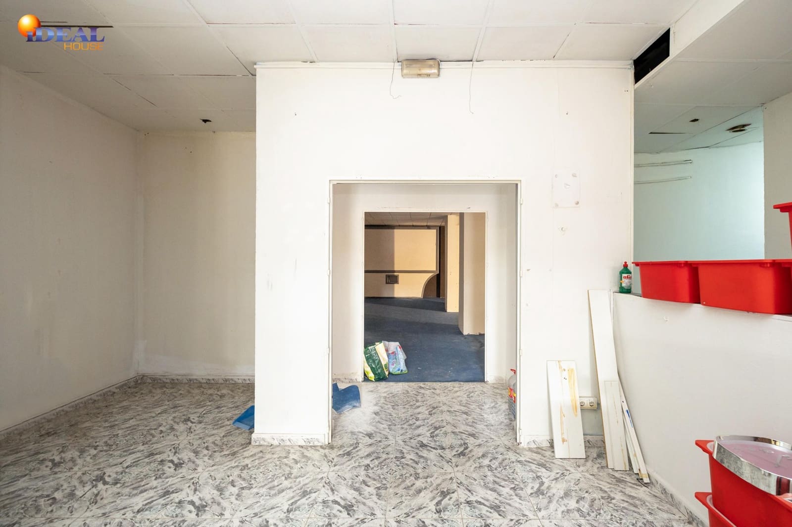 Företag till salu i Granada stad - 200 000 € (Ref: 9434182)