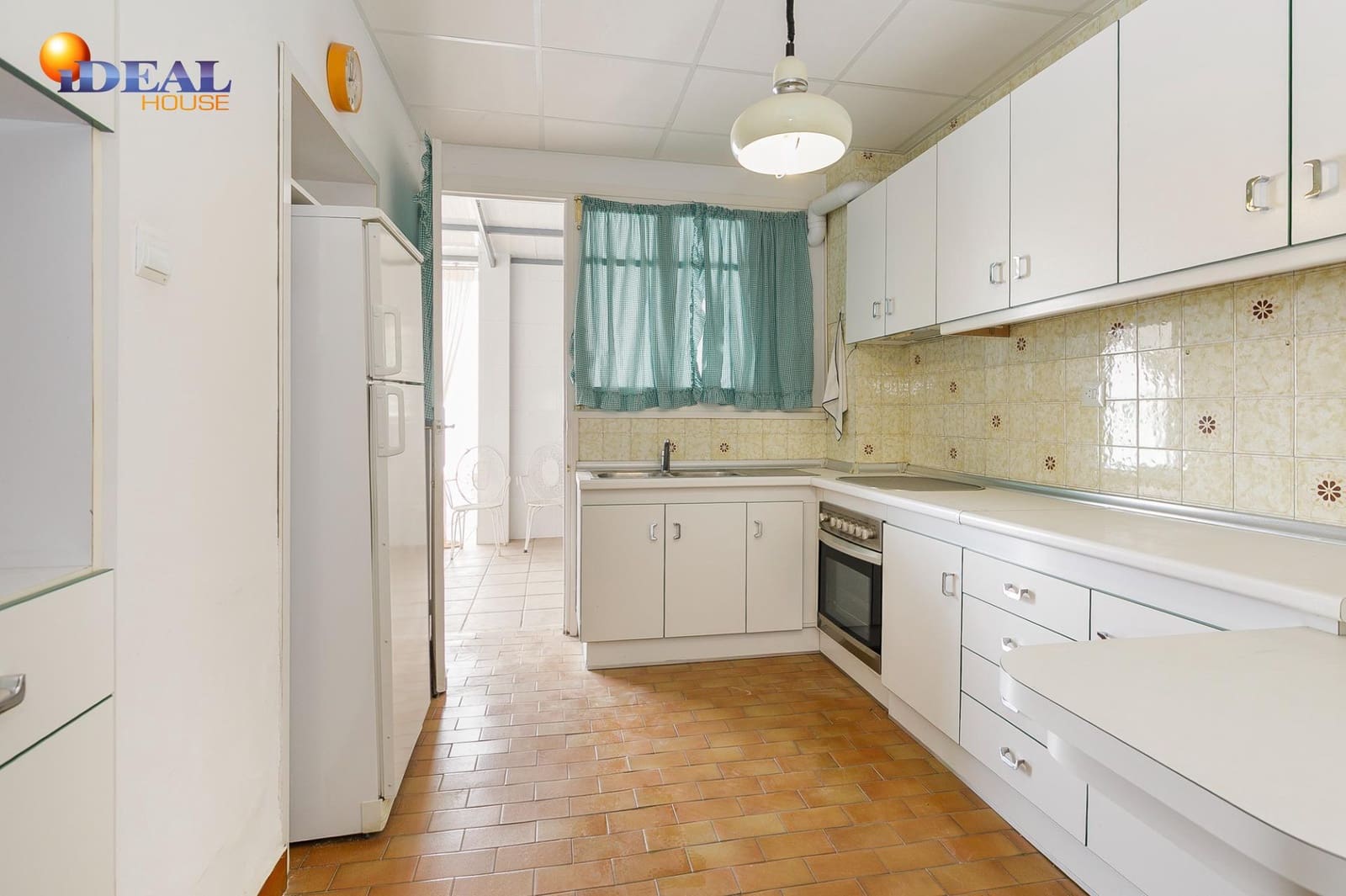 5 bedroom Business for sale in Moraleda de Zafayona with garage - € 199,000 (Ref: 9434183)