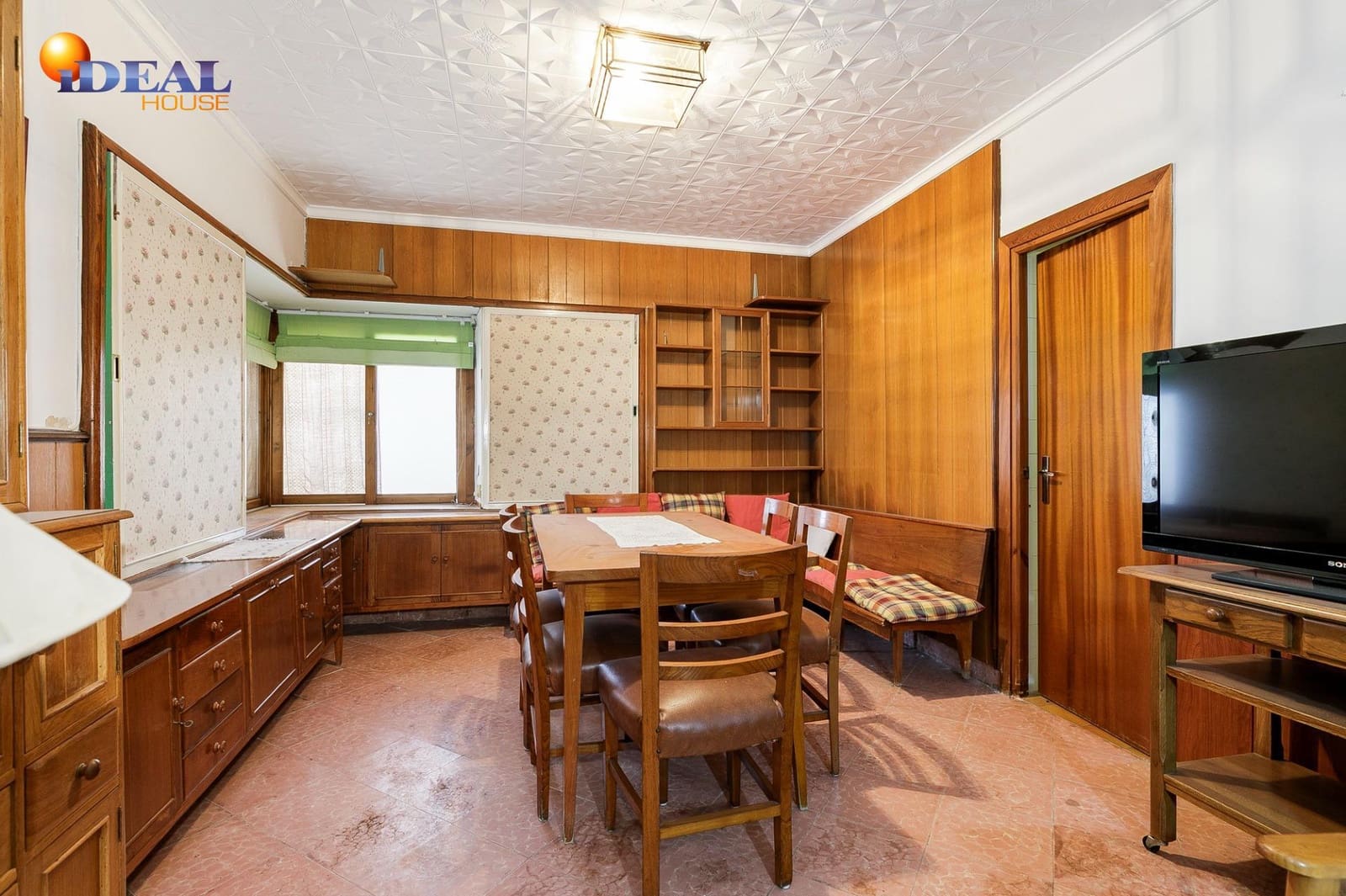 5 bedroom Business for sale in Moraleda de Zafayona with garage - € 199,000 (Ref: 9434183)