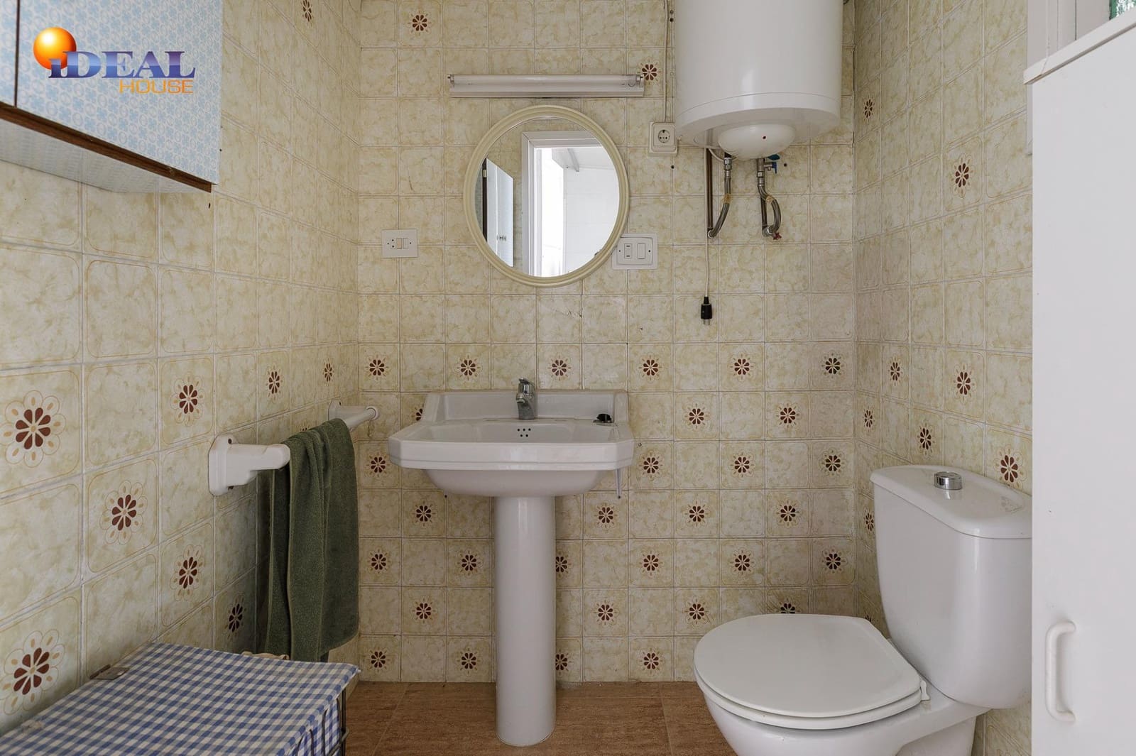 5 bedroom Business for sale in Moraleda de Zafayona with garage - € 199,000 (Ref: 9434183)