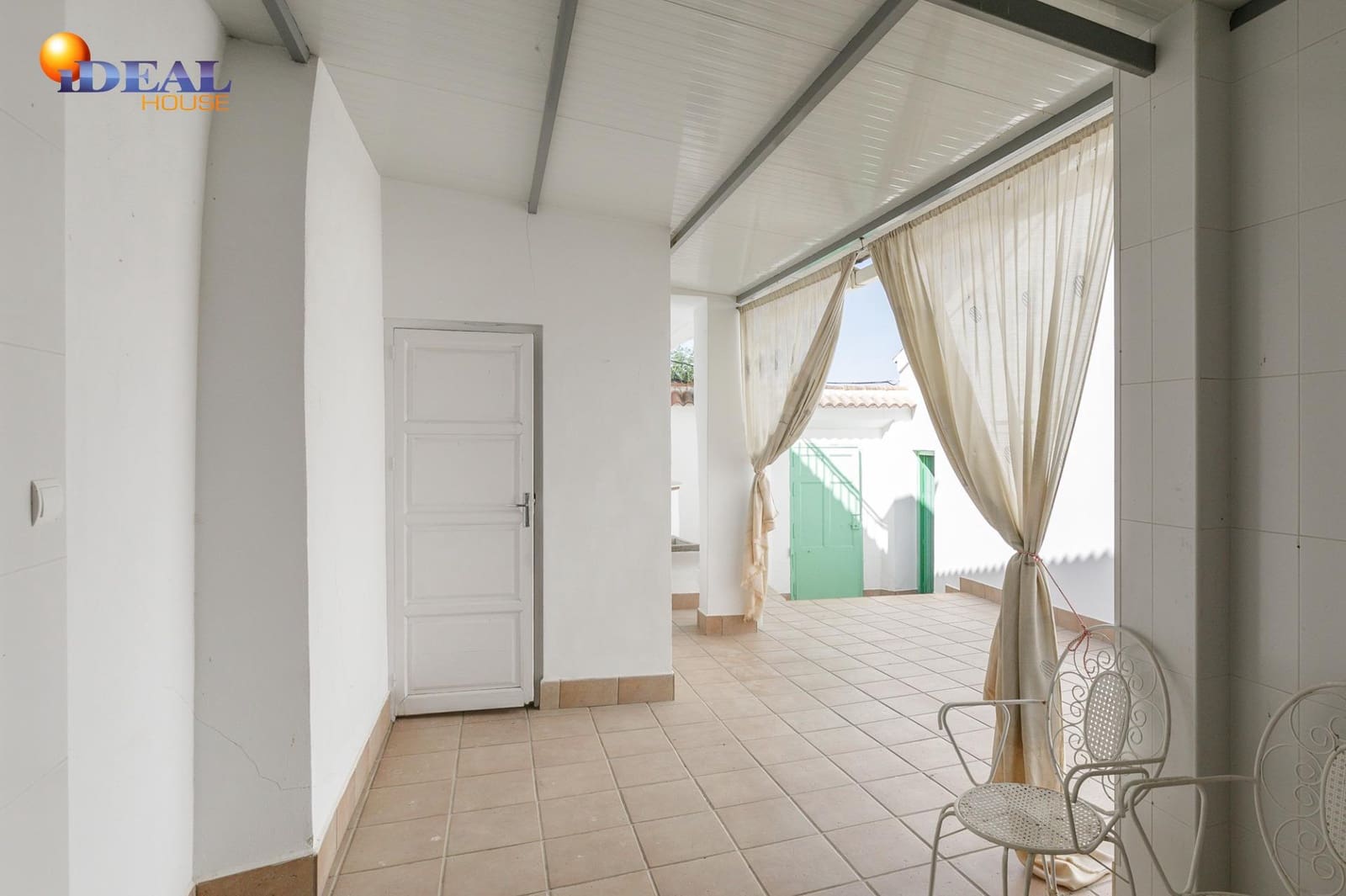 5 bedroom Business for sale in Moraleda de Zafayona with garage - € 199,000 (Ref: 9434183)