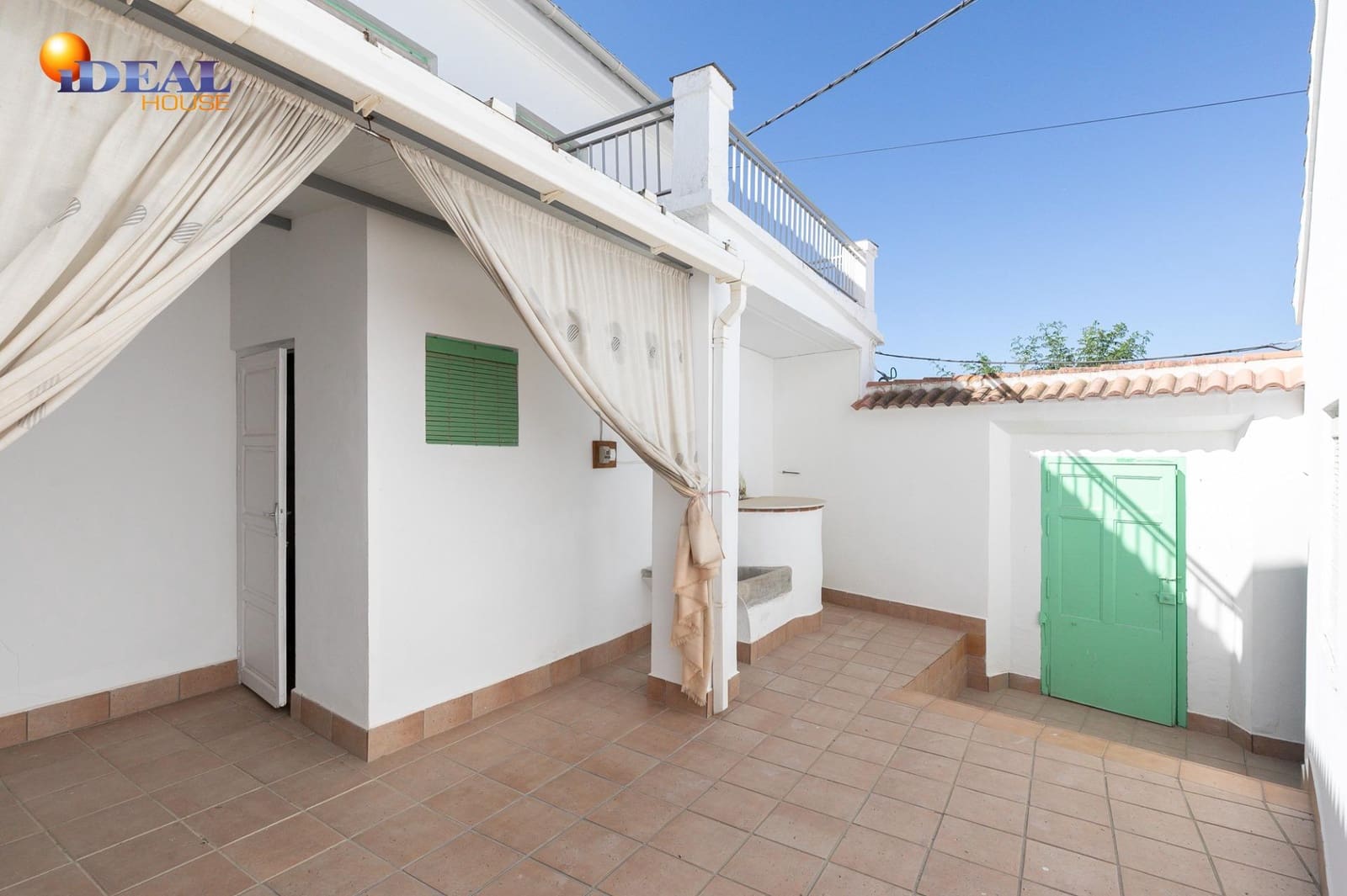 5 bedroom Business for sale in Moraleda de Zafayona with garage - € 199,000 (Ref: 9434183)