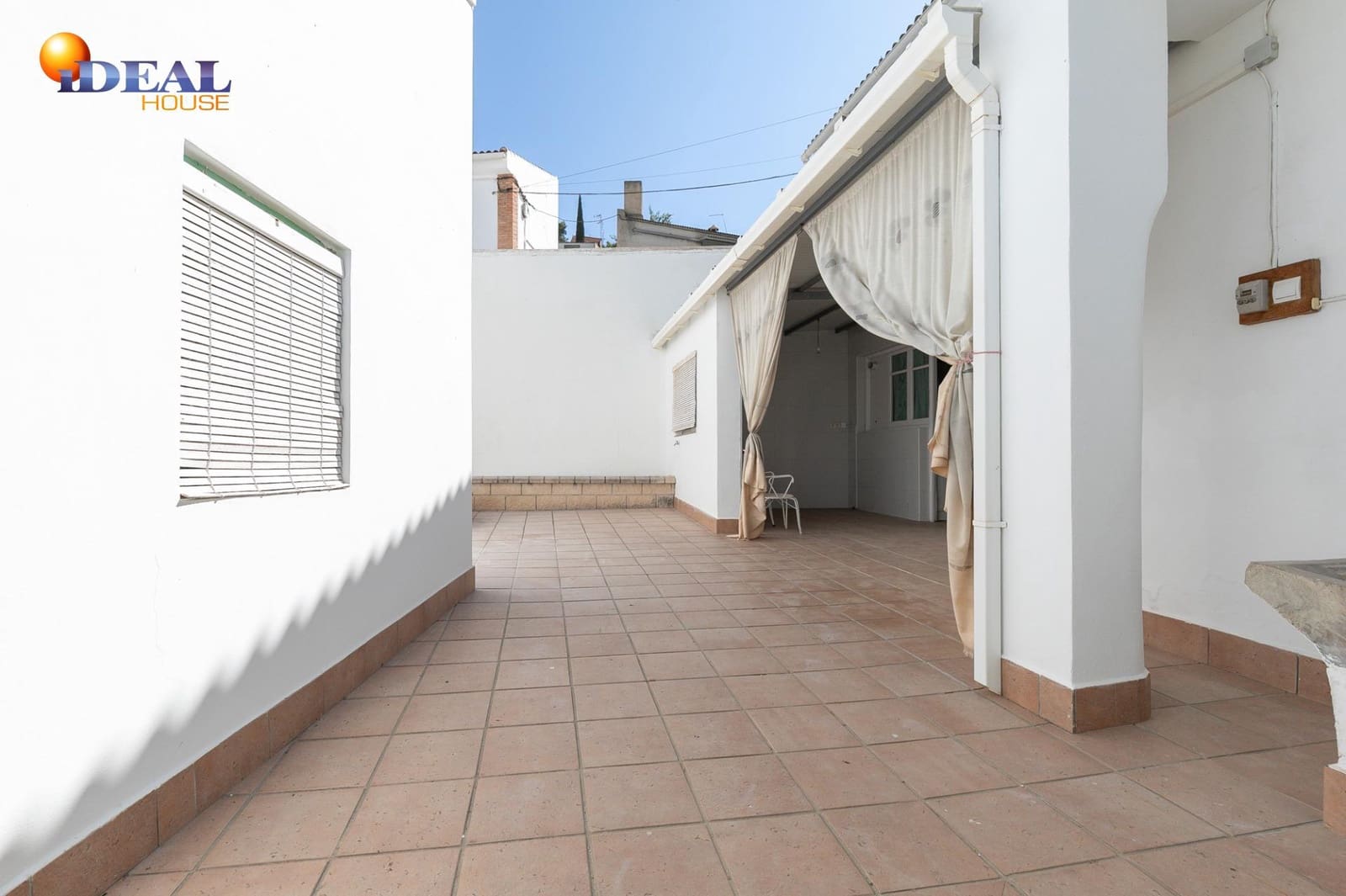 5 bedroom Business for sale in Moraleda de Zafayona with garage - € 199,000 (Ref: 9434183)