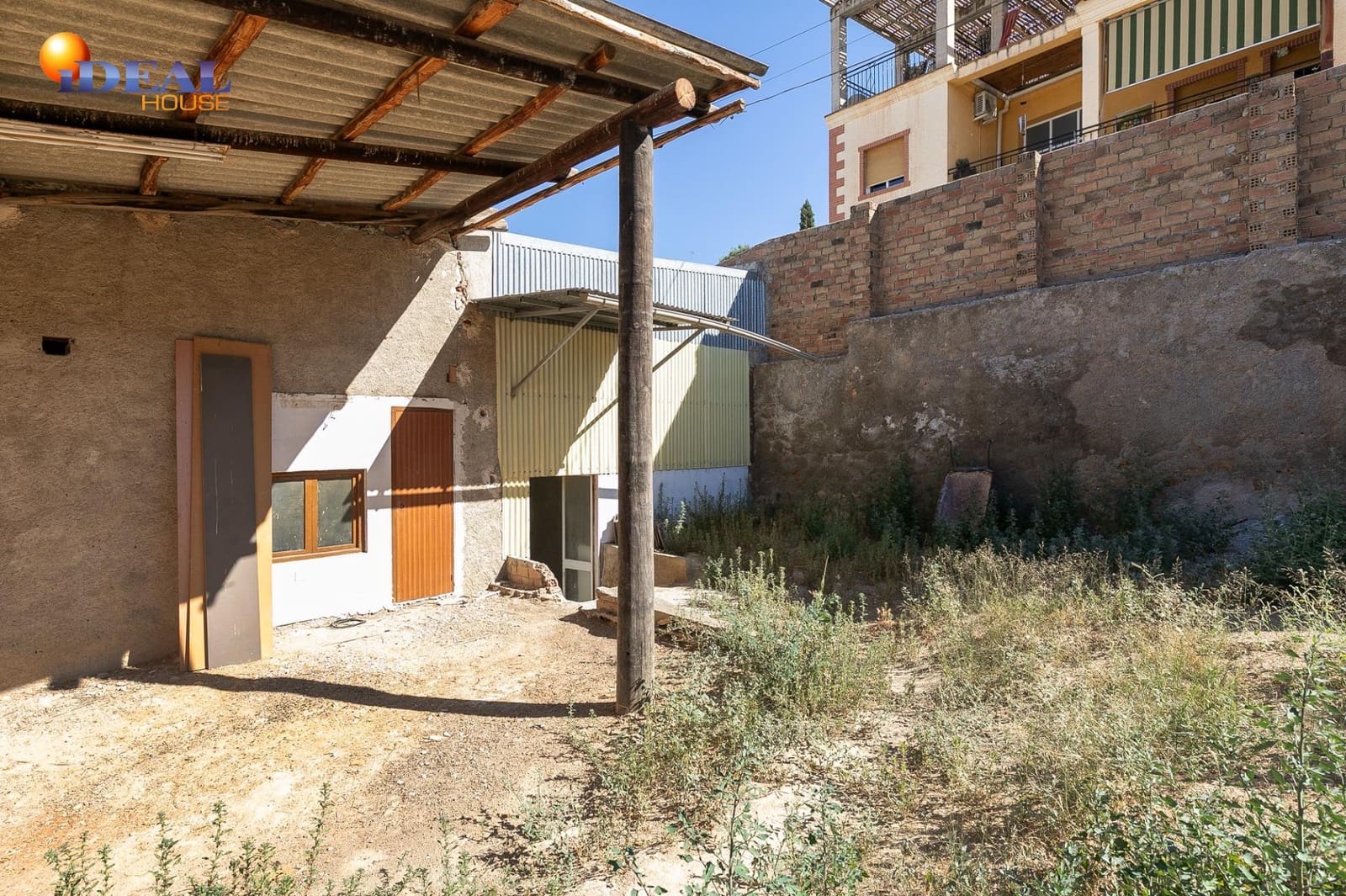 5 bedroom Business for sale in Moraleda de Zafayona with garage - € 199,000 (Ref: 9434183)