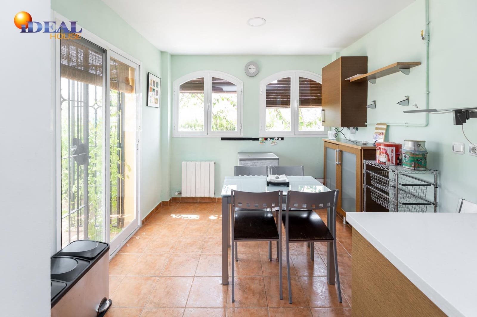 4 slaapkamer Rijtjeshuis te koop in Granada stad met zwembad garage - € 430.000 (Ref: 9434189)