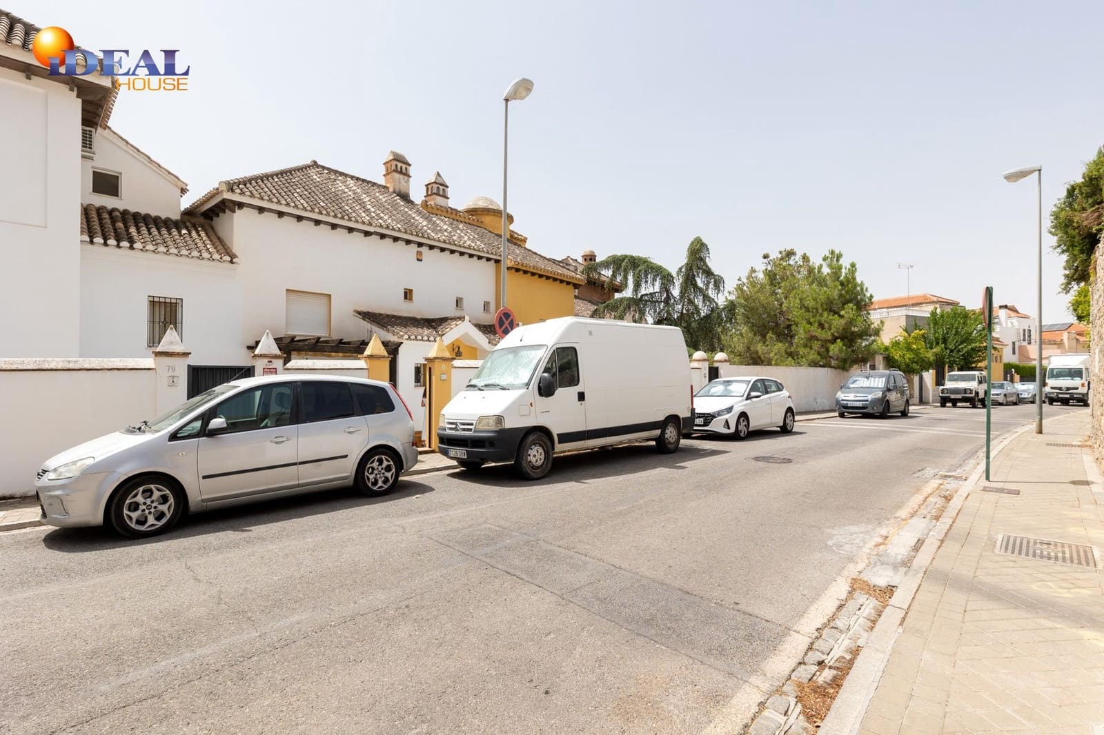 4 slaapkamer Rijtjeshuis te koop in Granada stad met zwembad garage - € 430.000 (Ref: 9434189)