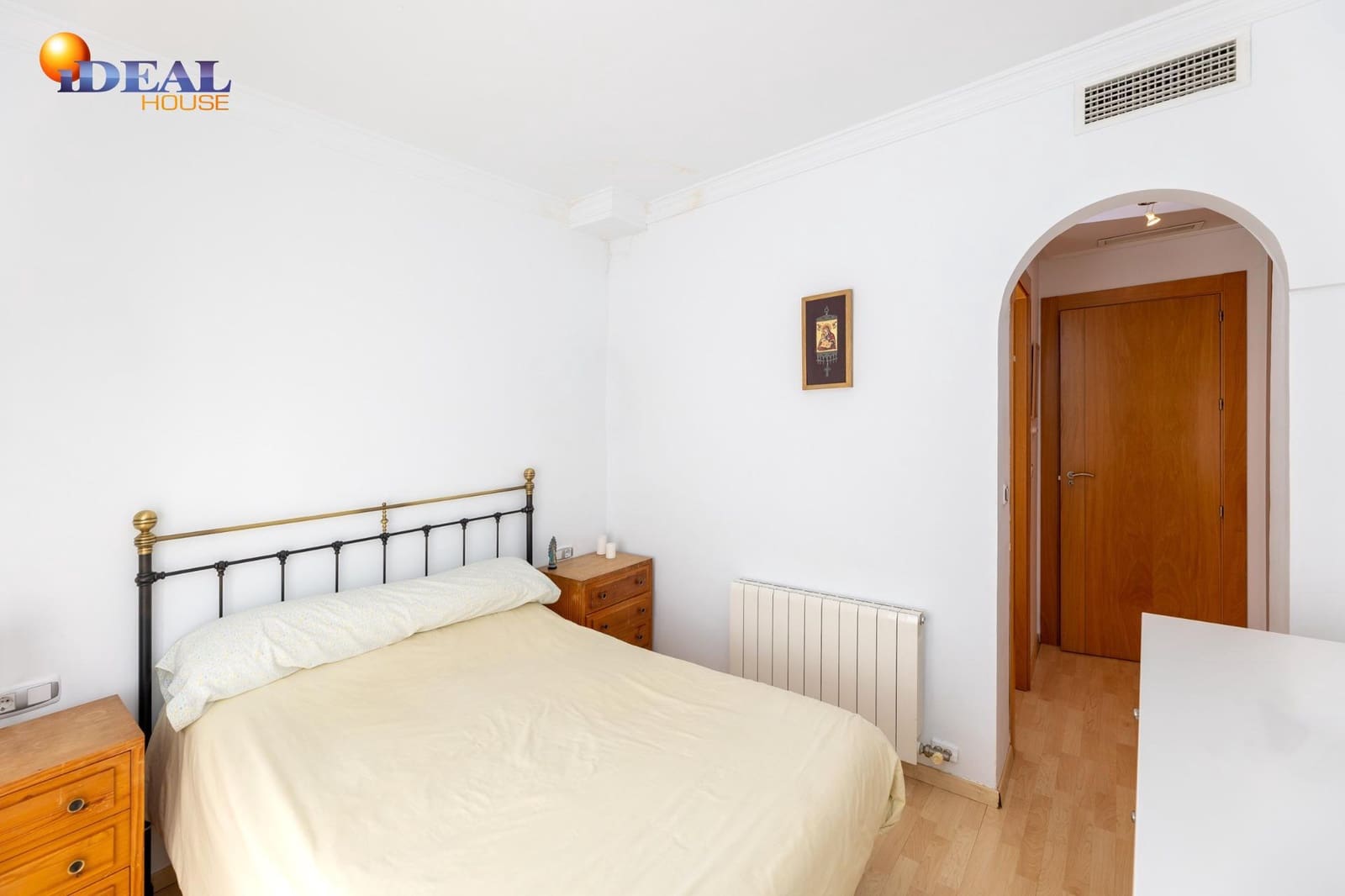 4 slaapkamer Rijtjeshuis te koop in Granada stad met zwembad garage - € 430.000 (Ref: 9434189)