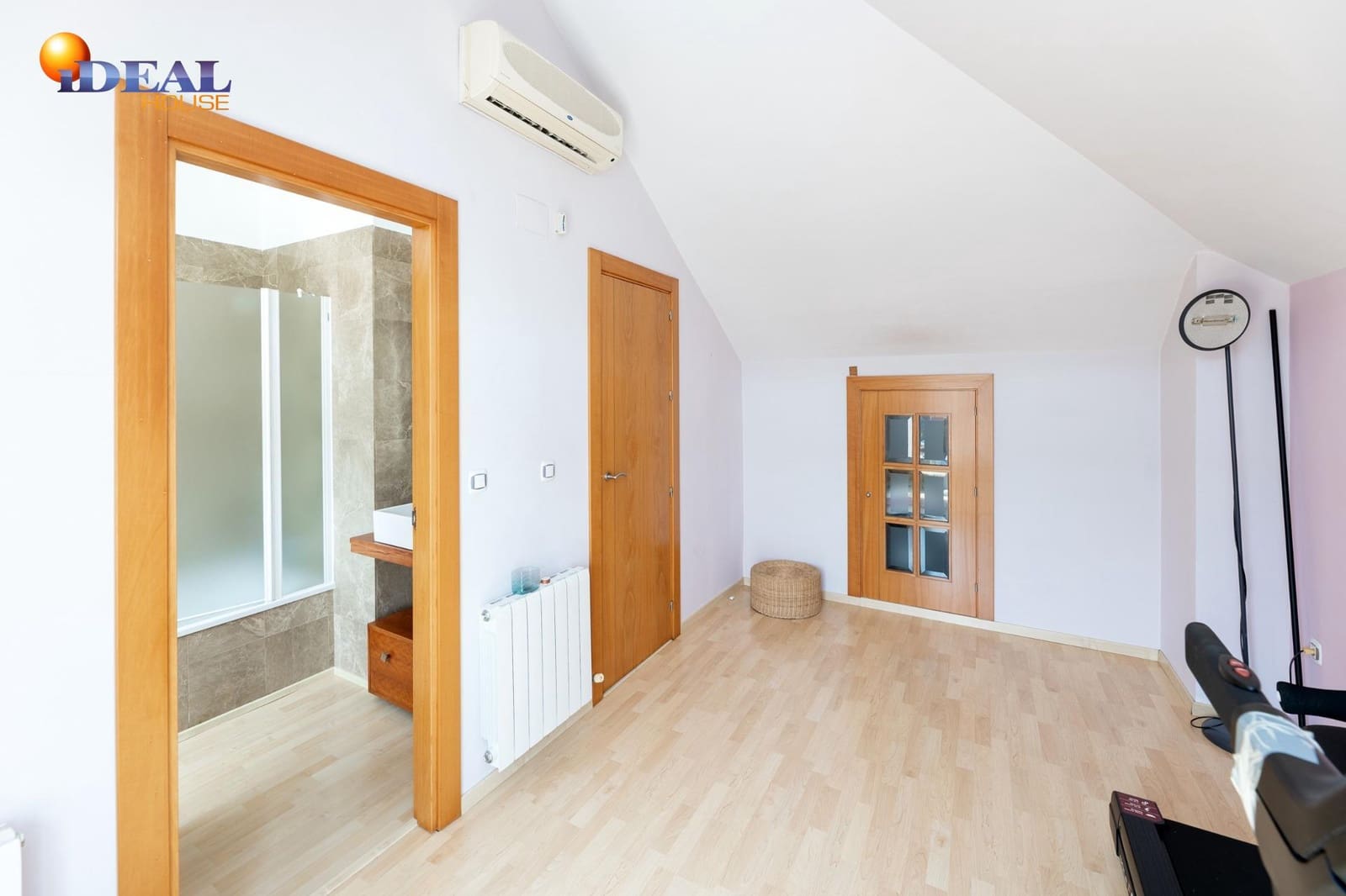 4 slaapkamer Rijtjeshuis te koop in Granada stad met zwembad garage - € 430.000 (Ref: 9434189)