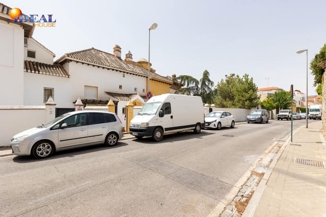 4 slaapkamer Rijtjeshuis te koop in Carretera de la Sierra, Granada stad met zwembad garage - € 430.000 (Ref: 9434189)