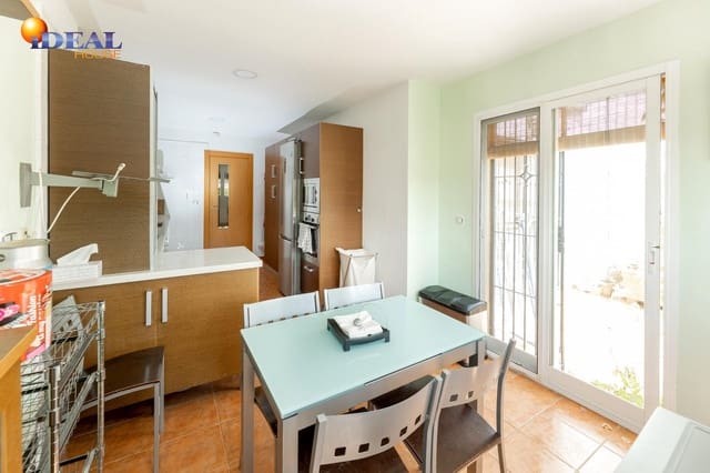 4 slaapkamer Rijtjeshuis te koop in Carretera de la Sierra, Granada stad met zwembad garage - € 430.000 (Ref: 9434189)