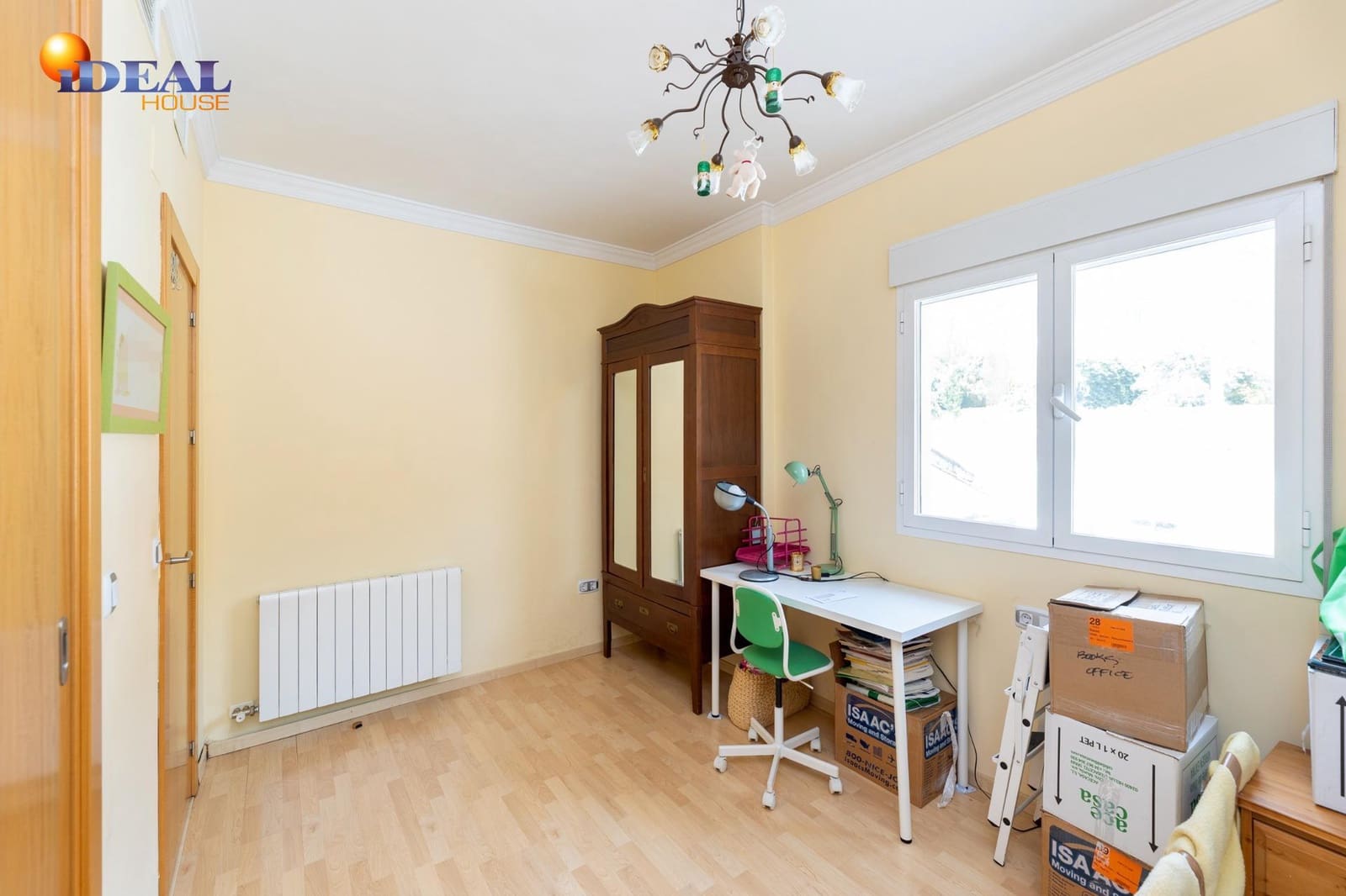 4 slaapkamer Rijtjeshuis te koop in Granada stad met zwembad garage - € 430.000 (Ref: 9434189)