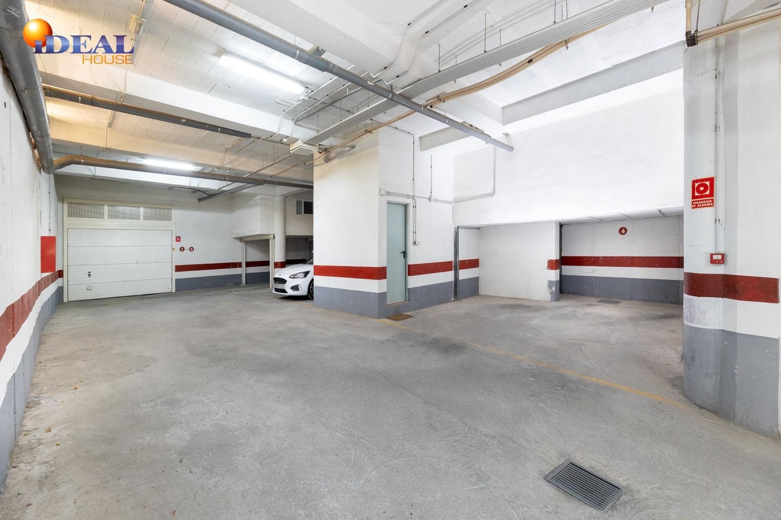 4 slaapkamer Rijtjeshuis te koop in Granada stad met zwembad garage - € 430.000 (Ref: 9434189)