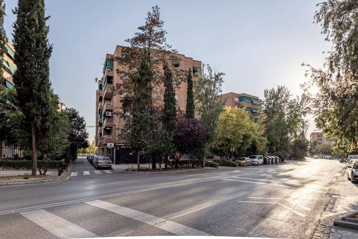 4 bedroom Flat for sale in Granada city - € 199,900 (Ref: 9434193)