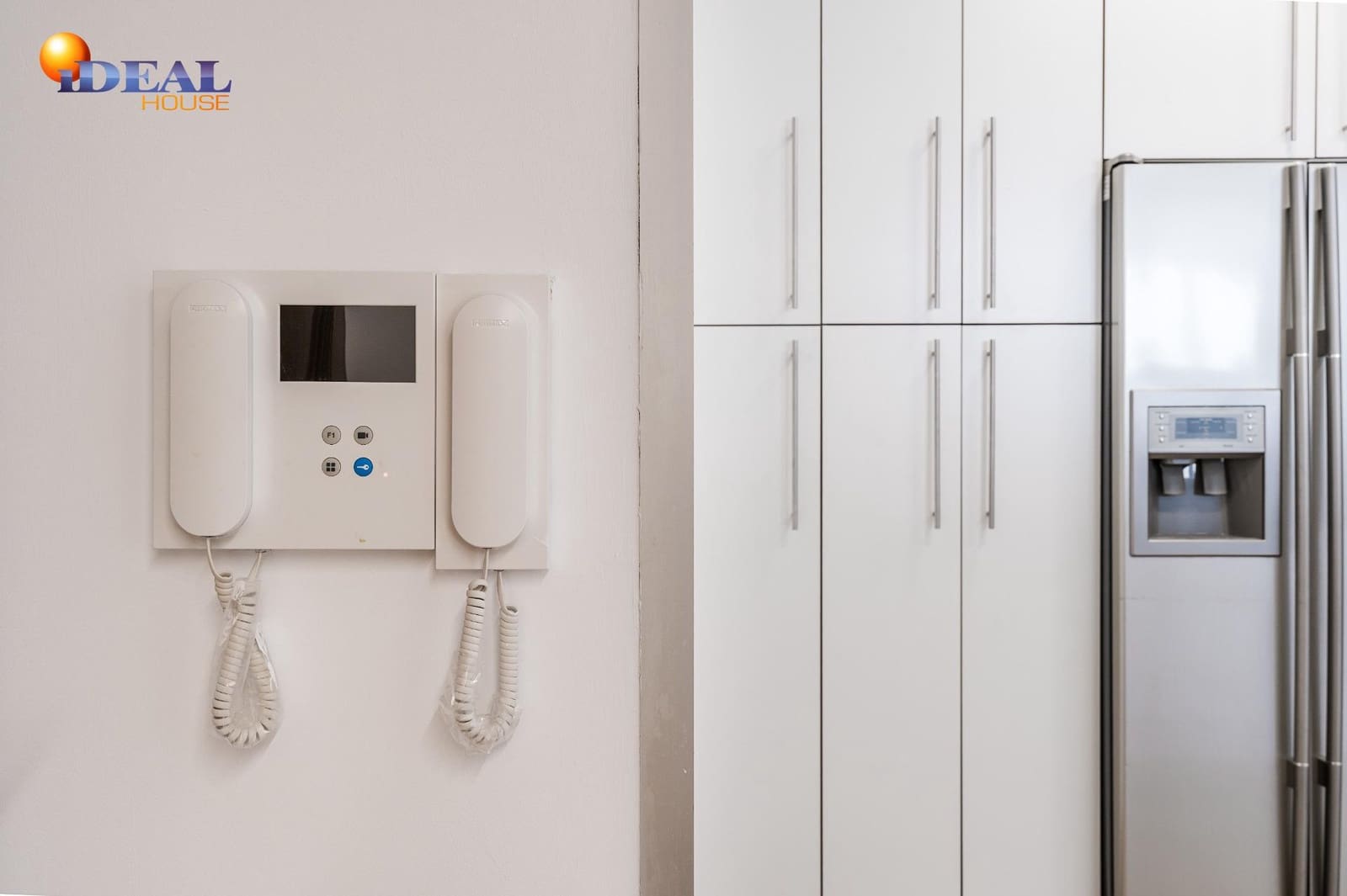 4 bedroom Flat for sale in Granada city with garage - € 649,000 (Ref: 9434195)