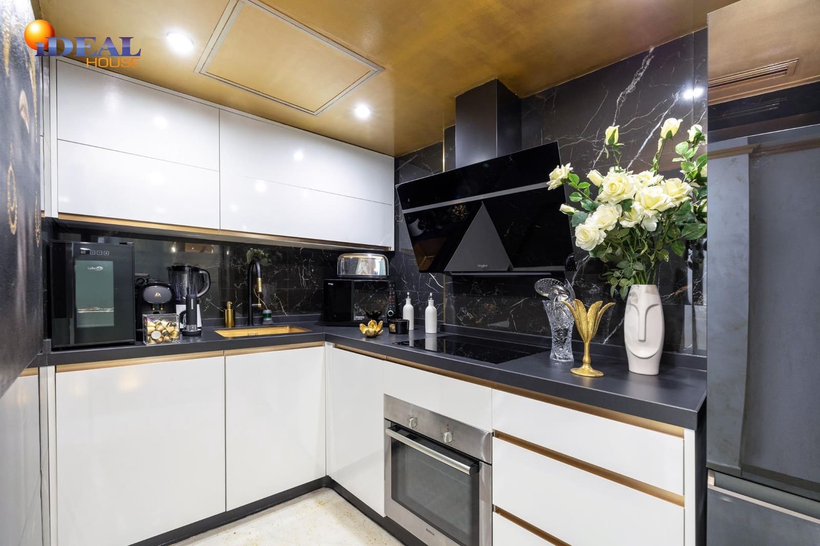 2 bedroom Flat for sale in Granada city - € 420,000 (Ref: 9434199)