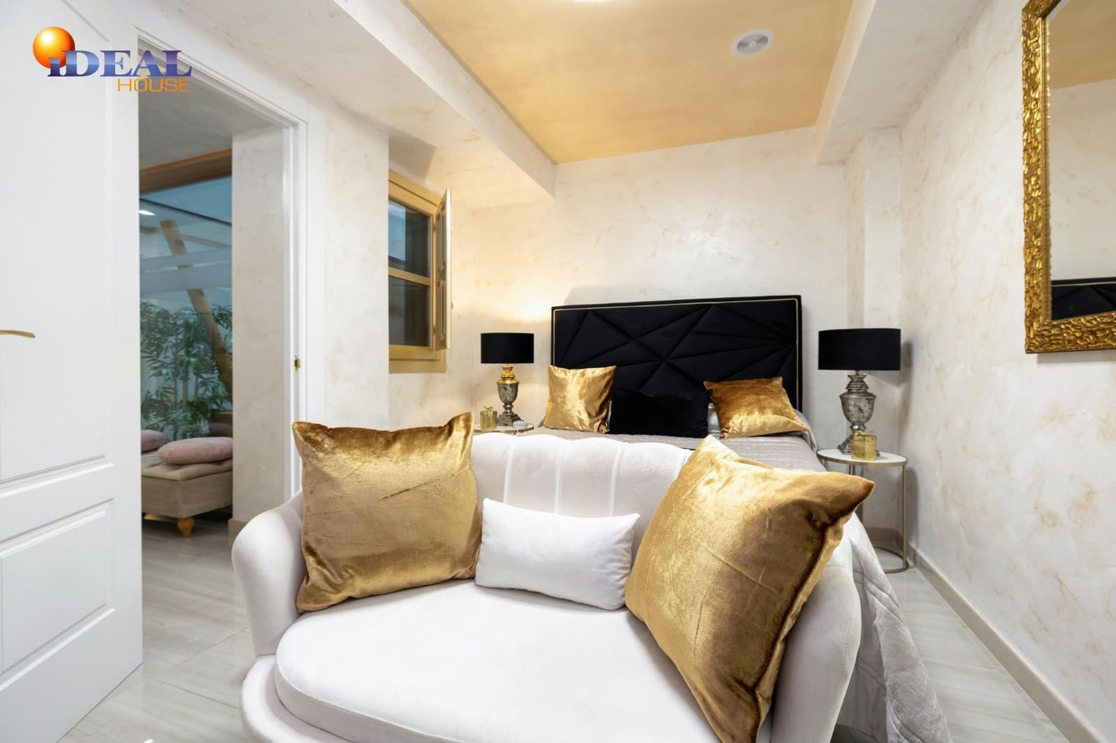 2 bedroom Flat for sale in Granada city - € 420,000 (Ref: 9434199)