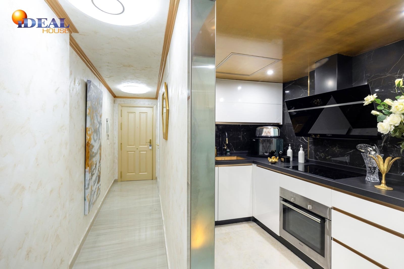 2 bedroom Flat for sale in Granada city - € 420,000 (Ref: 9434199)