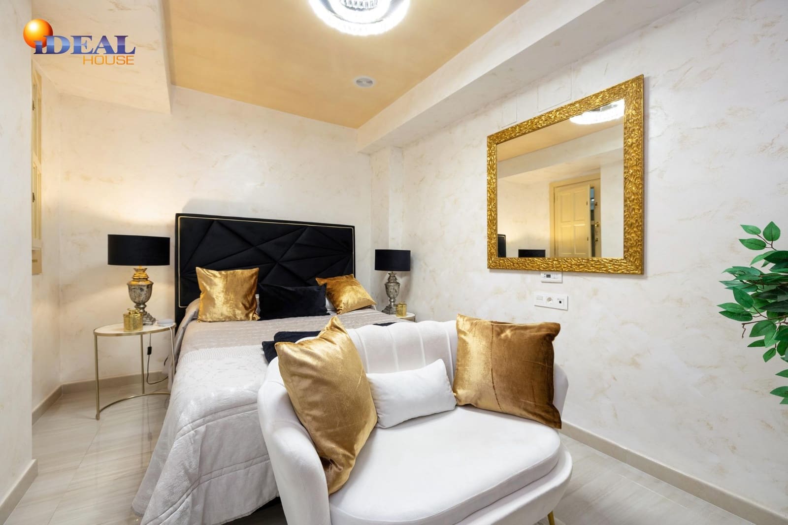 2 bedroom Flat for sale in Granada city - € 420,000 (Ref: 9434199)