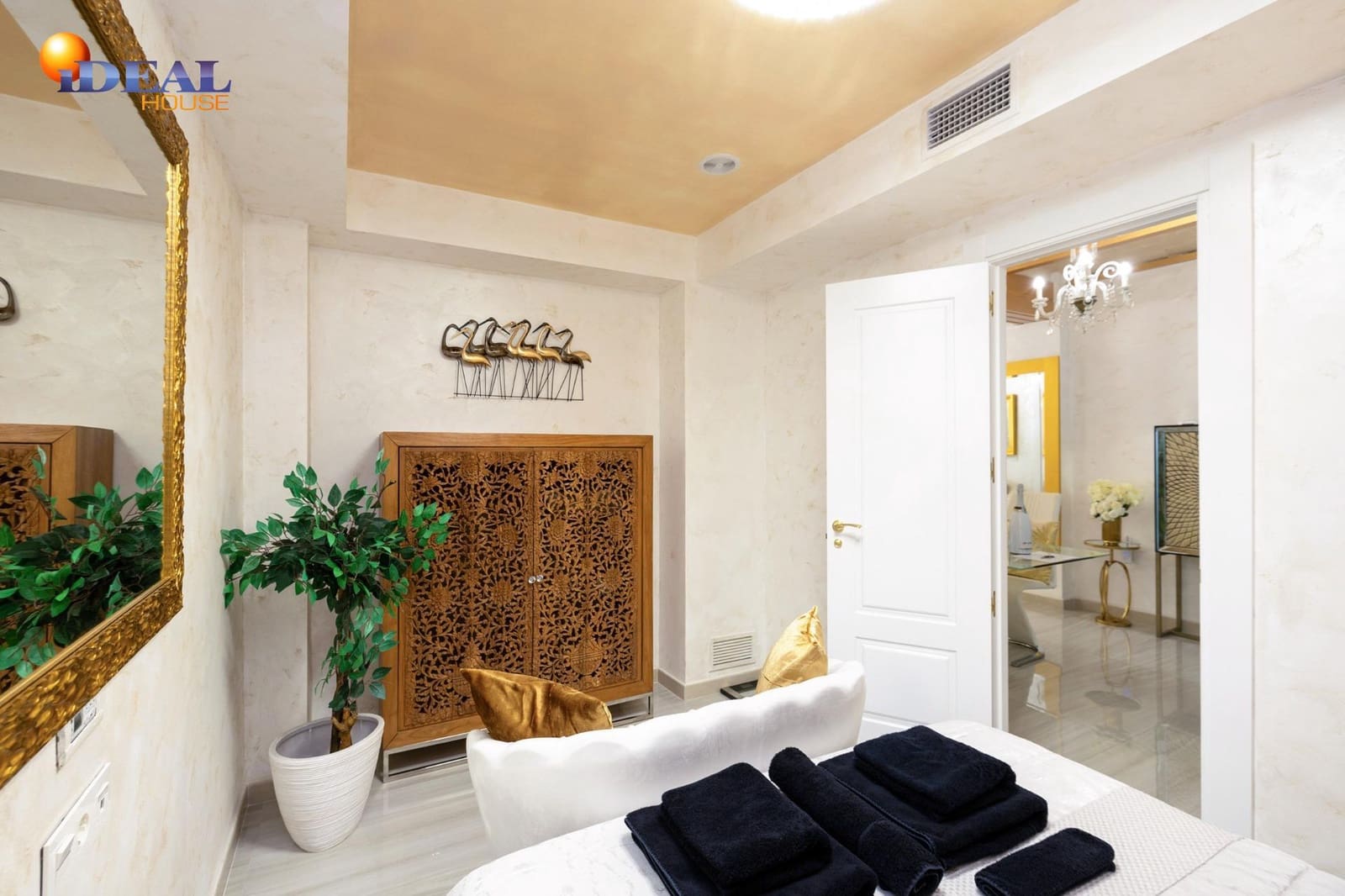 2 bedroom Flat for sale in Granada city - € 420,000 (Ref: 9434199)