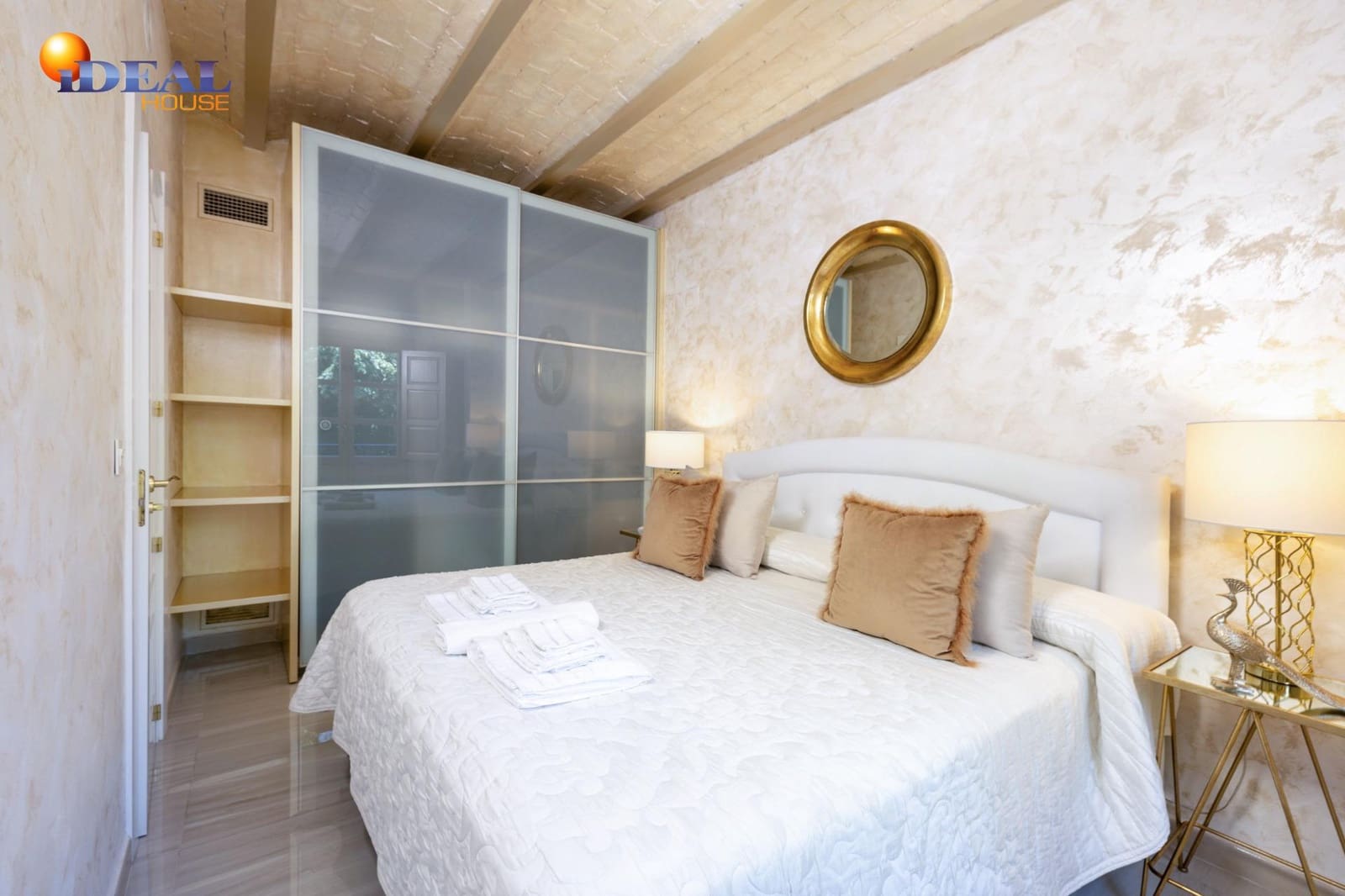 2 bedroom Flat for sale in Granada city - € 420,000 (Ref: 9434199)