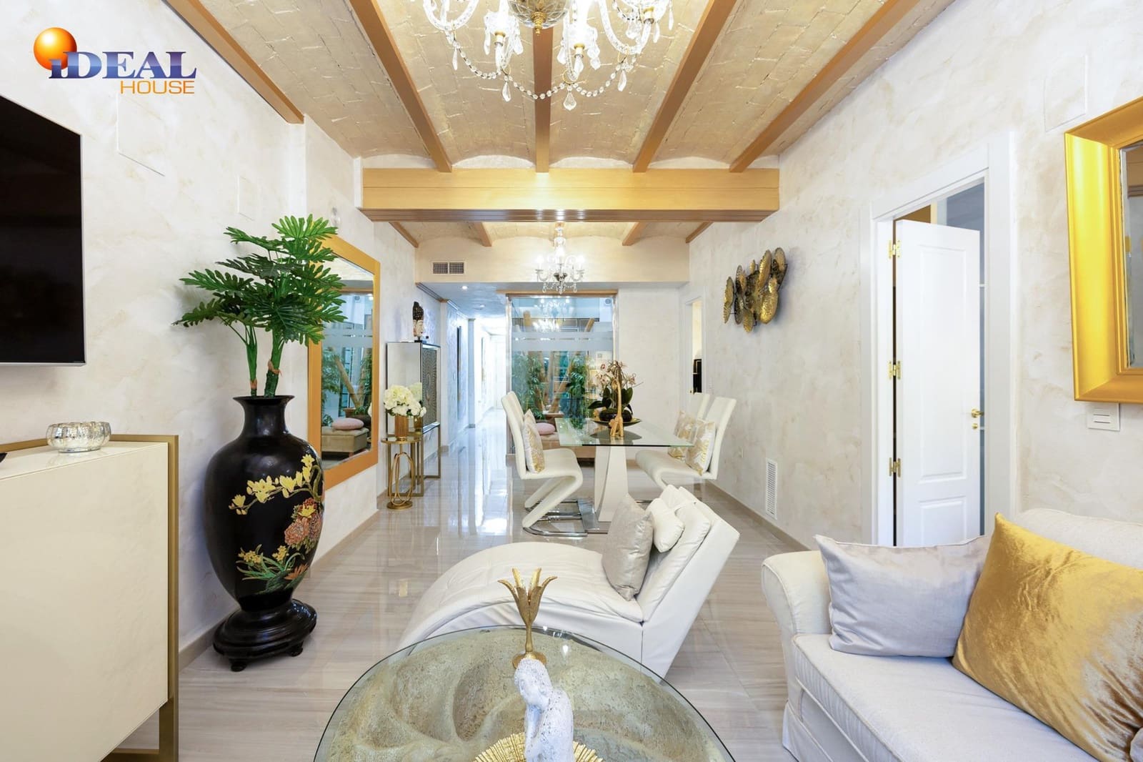 2 bedroom Flat for sale in Granada city - € 420,000 (Ref: 9434199)