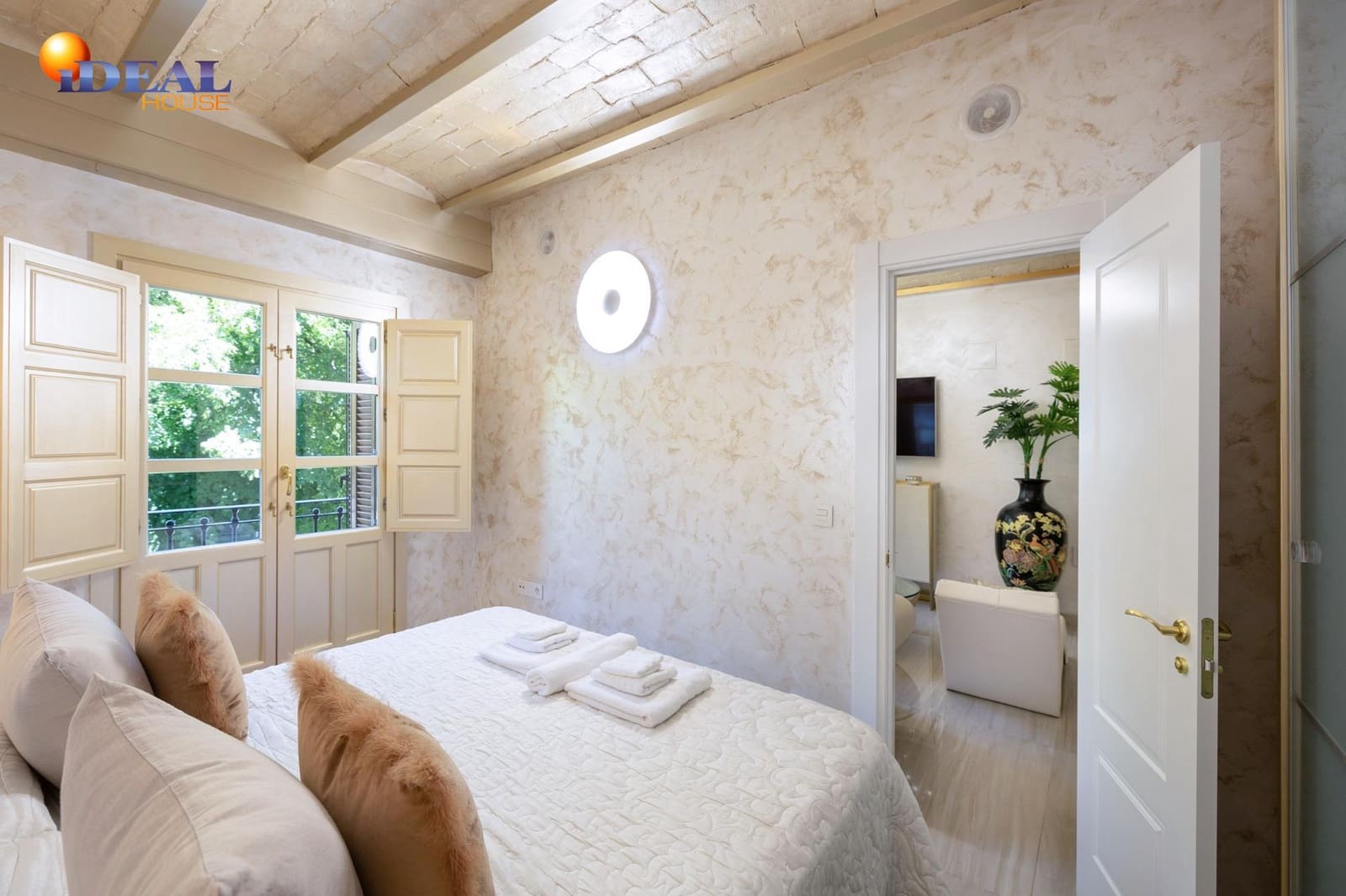 2 bedroom Flat for sale in Granada city - € 420,000 (Ref: 9434199)