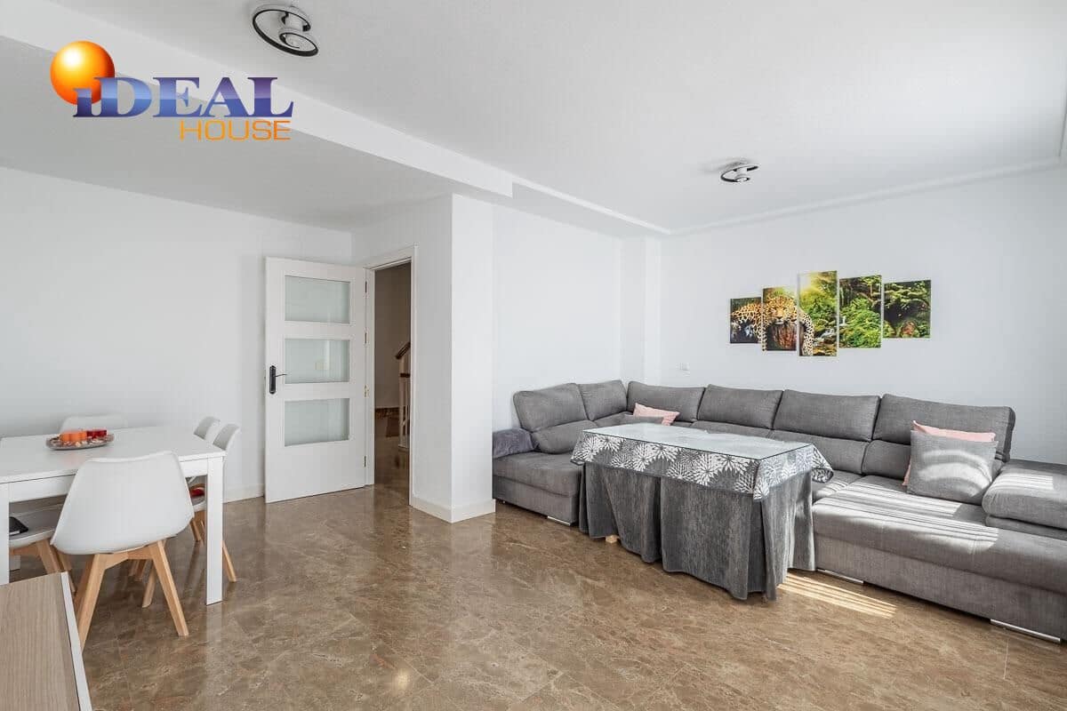 3 sovrum Radhus till salu i Ogijares med garage - 215 000 € (Ref: 9434200)