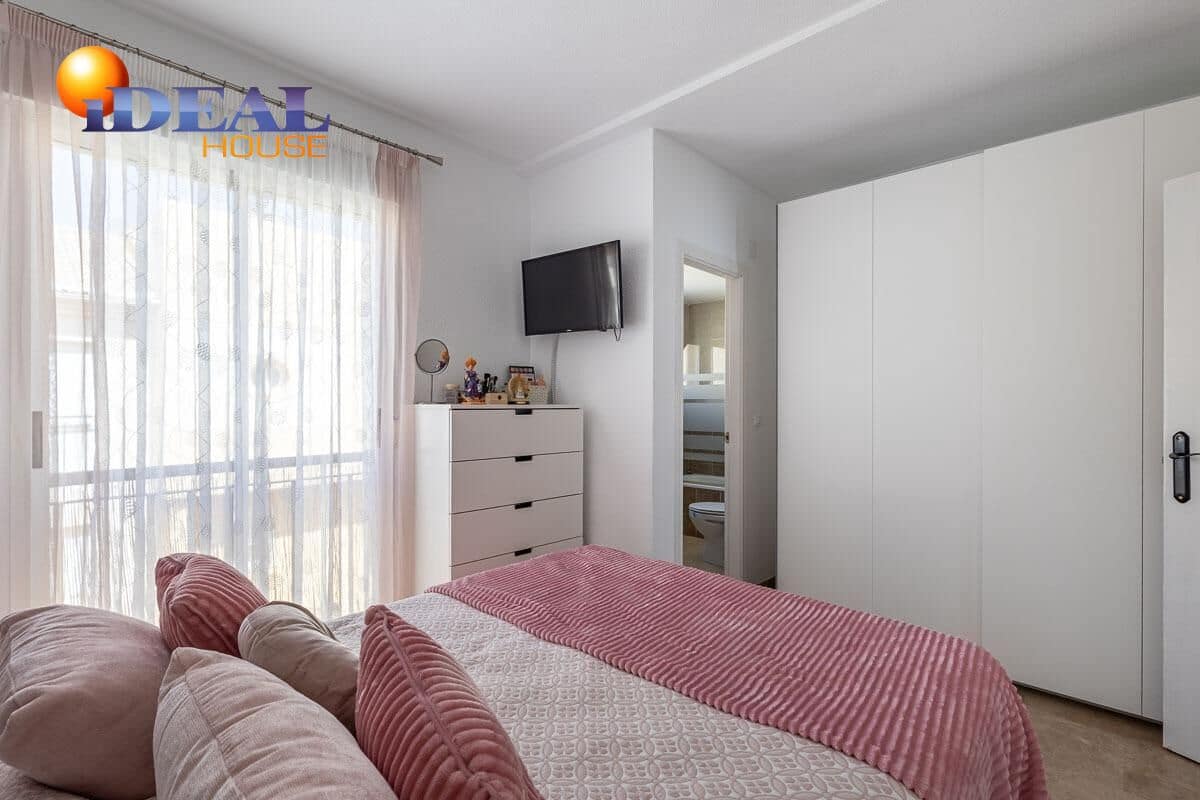 3 sovrum Radhus till salu i Ogijares med garage - 215 000 € (Ref: 9434200)