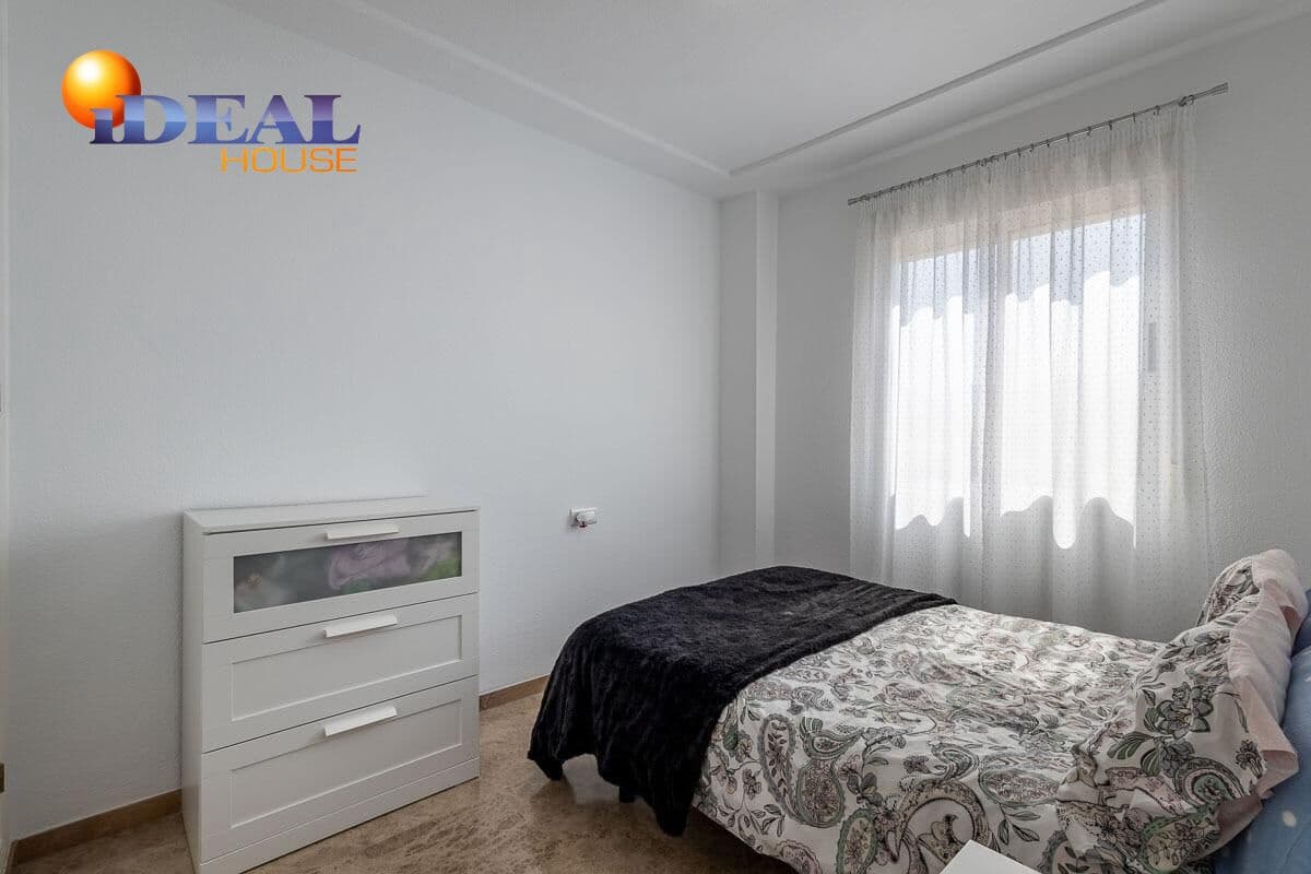 3 sovrum Radhus till salu i Ogijares med garage - 215 000 € (Ref: 9434200)