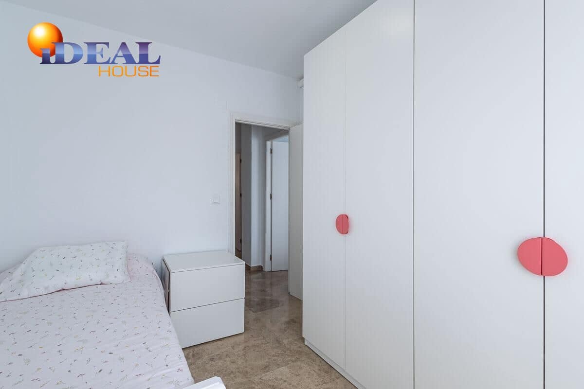 3 sovrum Radhus till salu i Ogijares med garage - 215 000 € (Ref: 9434200)