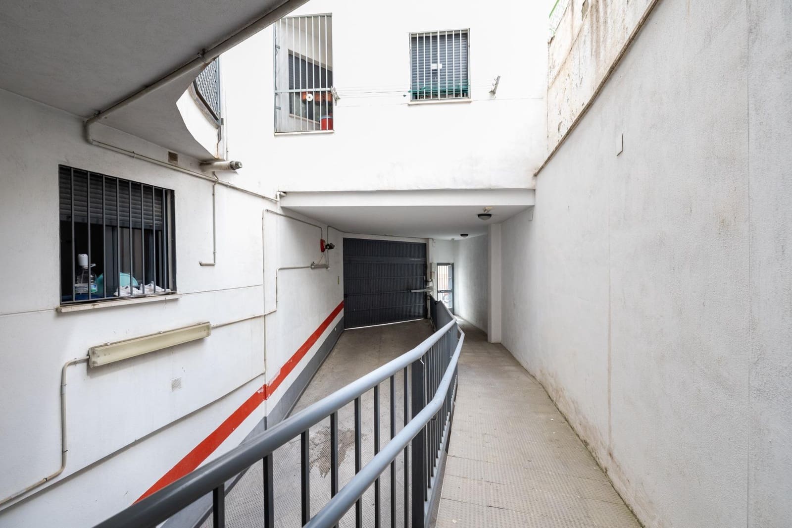 Garage for sale in Granada city - € 13,900 (Ref: 9434202)