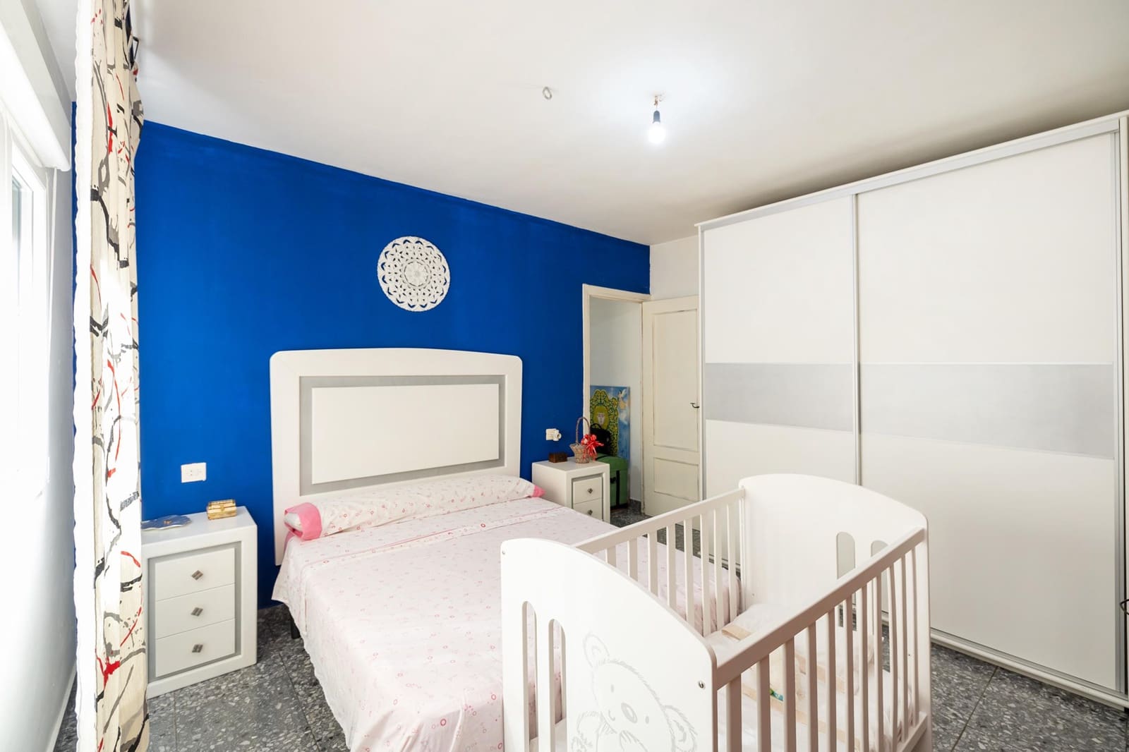 Casa de 3 habitaciones en Olivares en venta - 83.000 € (Ref: 9434204)