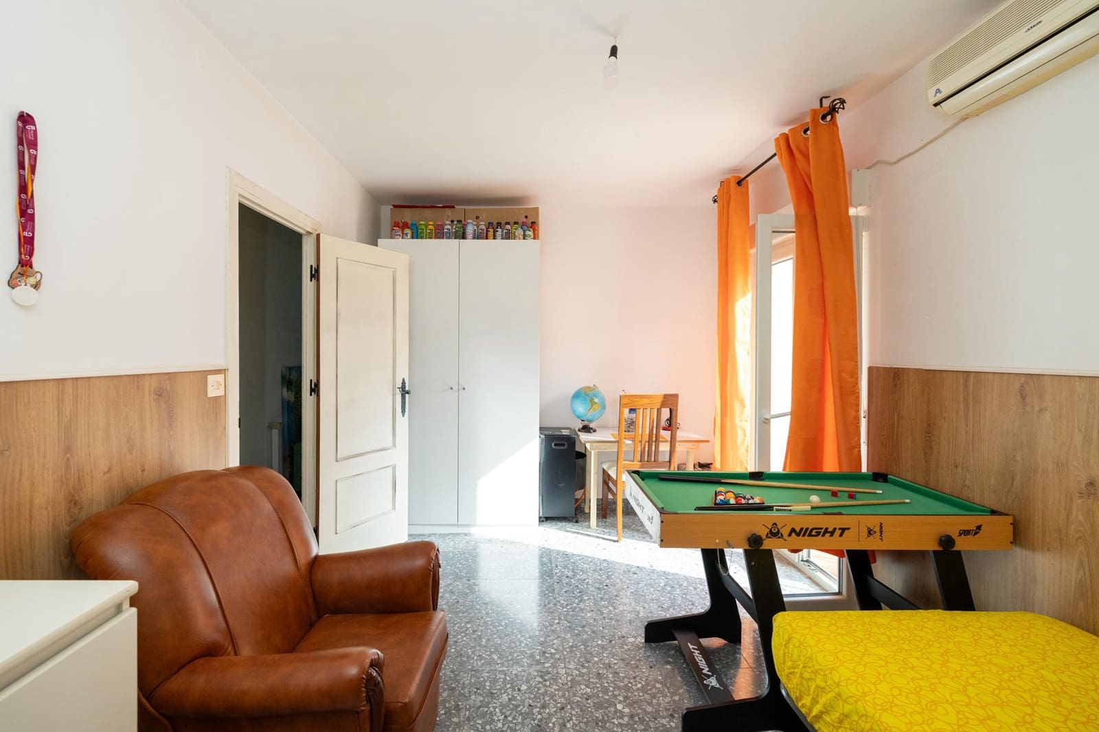 Casa de 3 habitaciones en Olivares en venta - 83.000 € (Ref: 9434204)