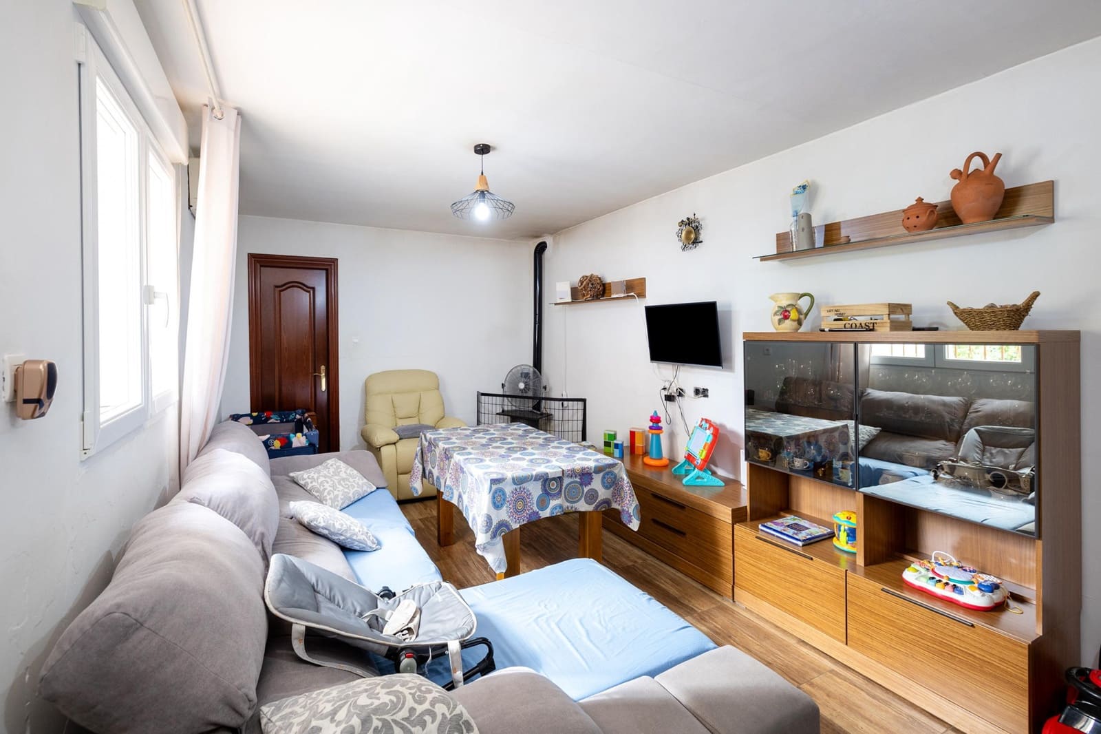 Casa de 3 habitaciones en Olivares en venta - 83.000 € (Ref: 9434204)