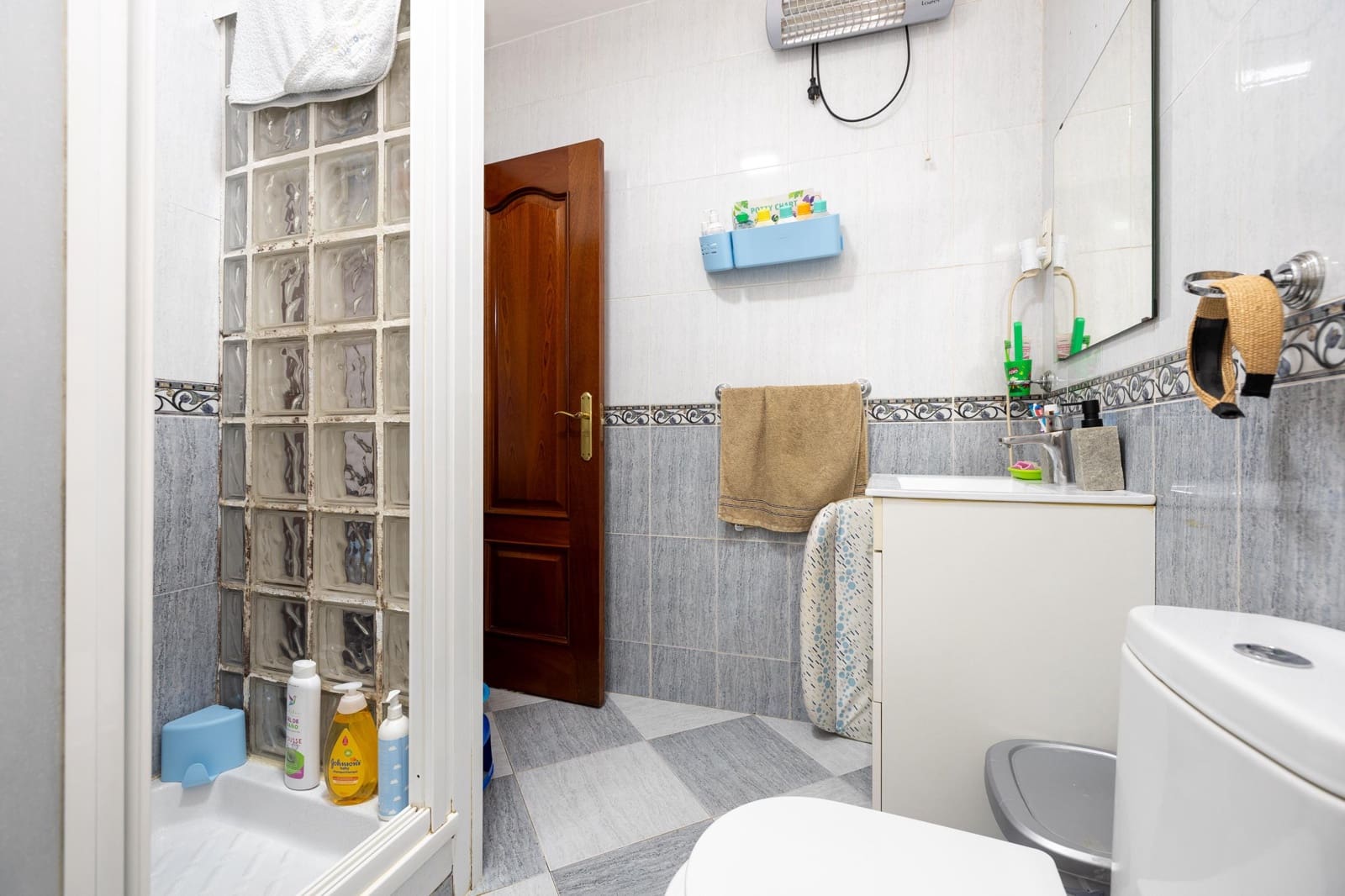 Casa de 3 habitaciones en Olivares en venta - 83.000 € (Ref: 9434204)