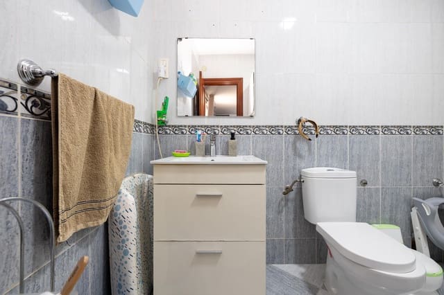 Casa de 3 habitaciones en Olivares, Moclín en venta - 83.000 € (Ref: 9434204)