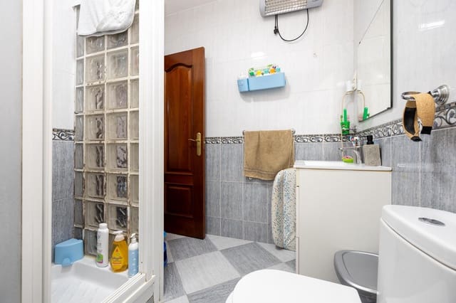 Casa de 3 habitaciones en Olivares, Moclín en venta - 83.000 € (Ref: 9434204)