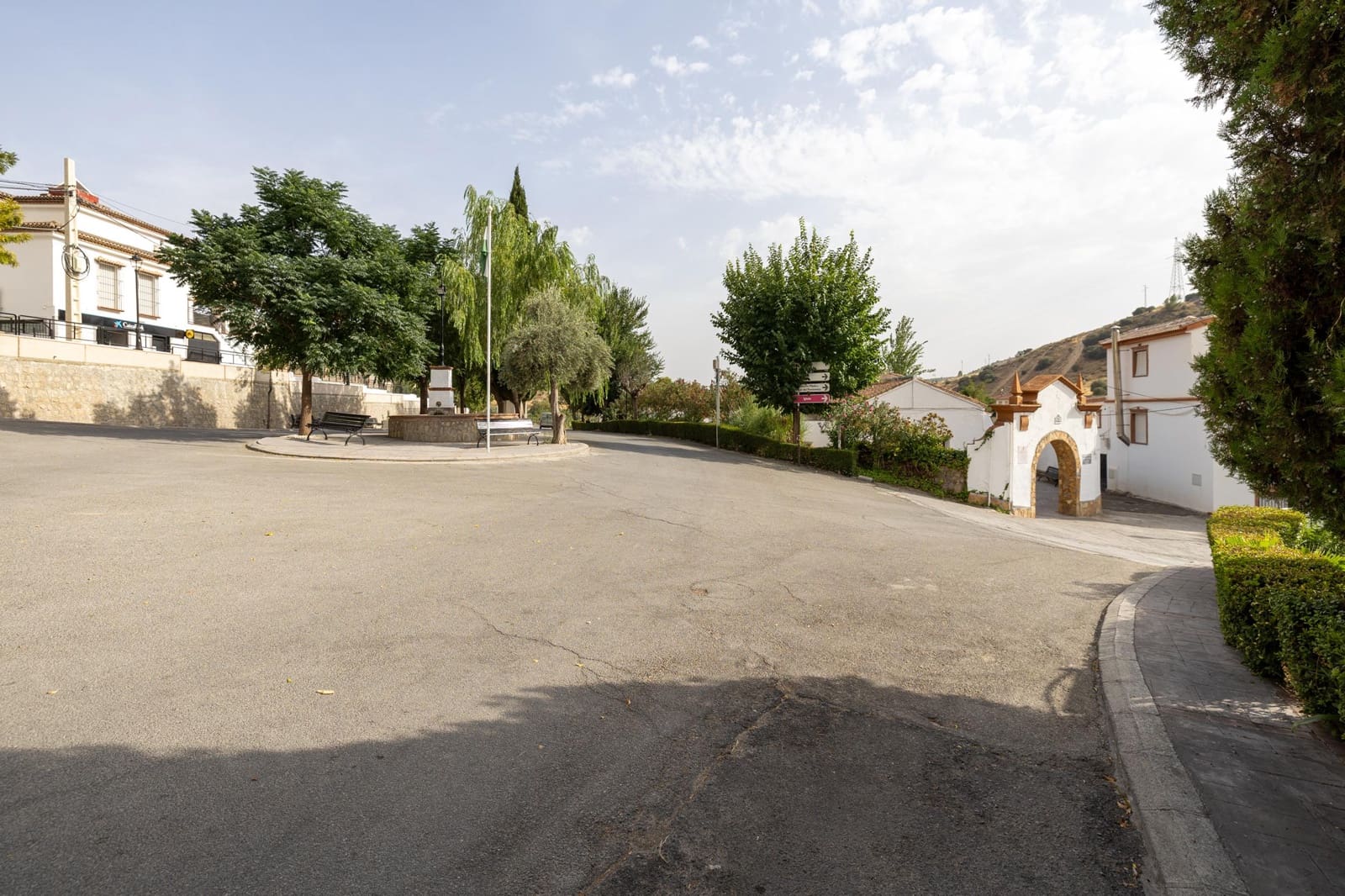 Casa de 3 habitaciones en Olivares en venta - 83.000 € (Ref: 9434204)