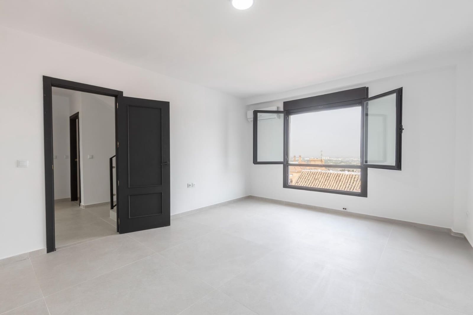 6 bedroom Townhouse for sale in Monachil - € 355,000 (Ref: 9434206)