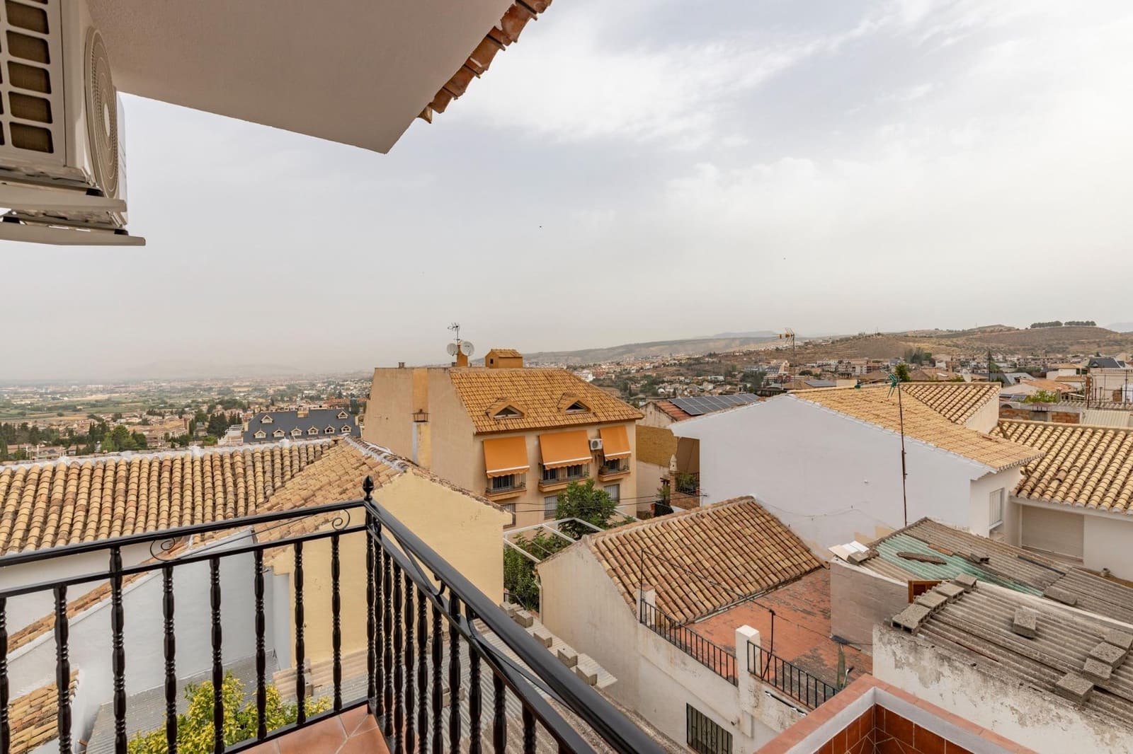 6 bedroom Townhouse for sale in Monachil - € 355,000 (Ref: 9434206)