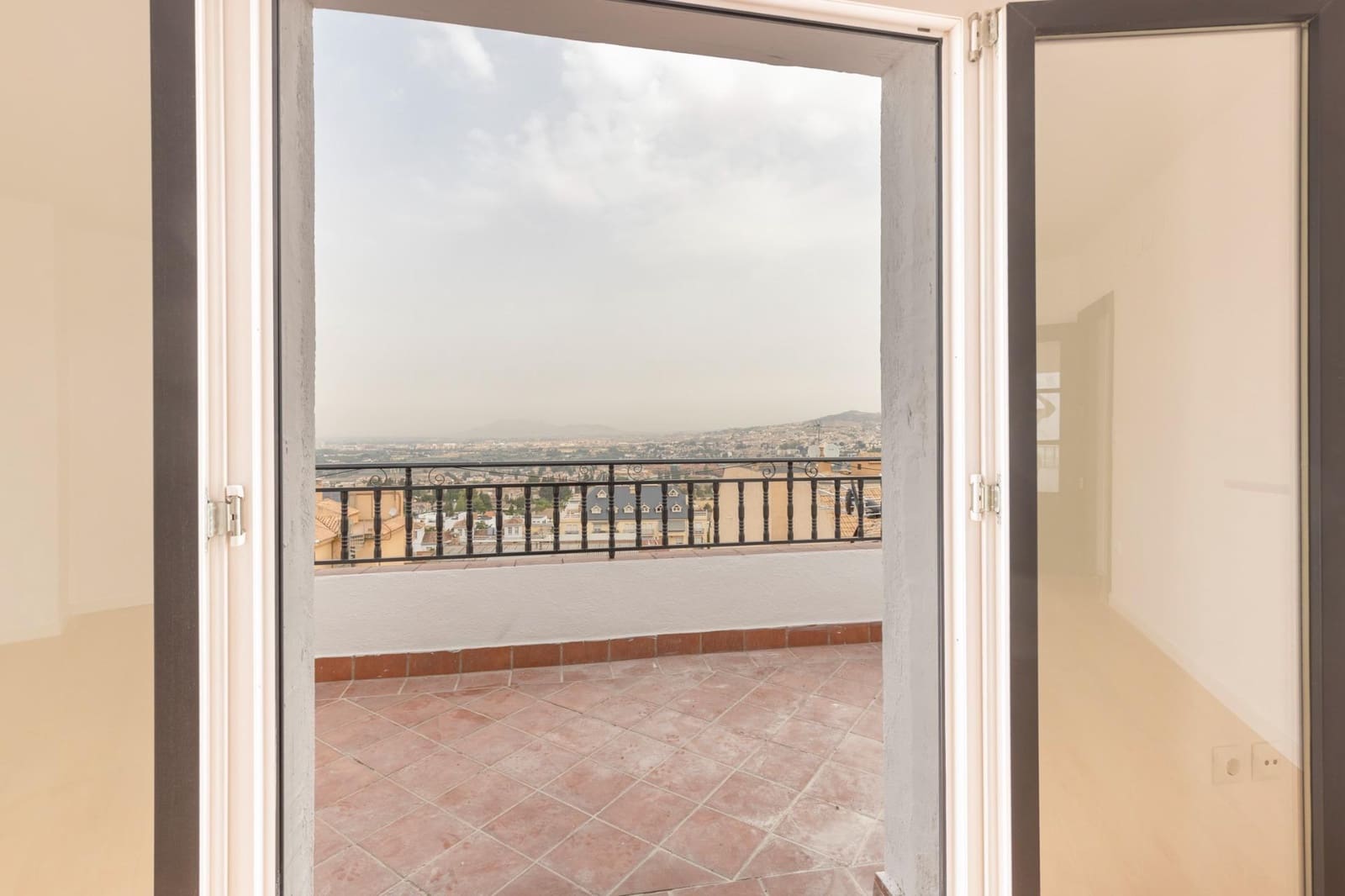 6 bedroom Townhouse for sale in Monachil - € 355,000 (Ref: 9434206)