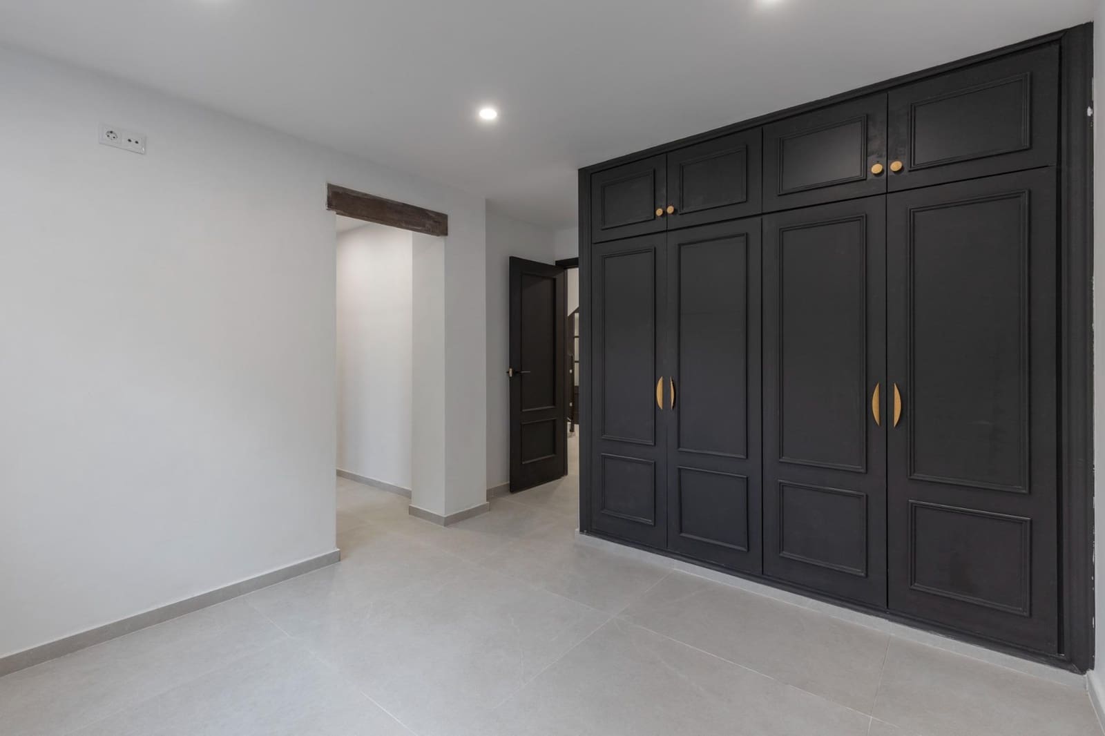 6 bedroom Townhouse for sale in Monachil - € 355,000 (Ref: 9434206)