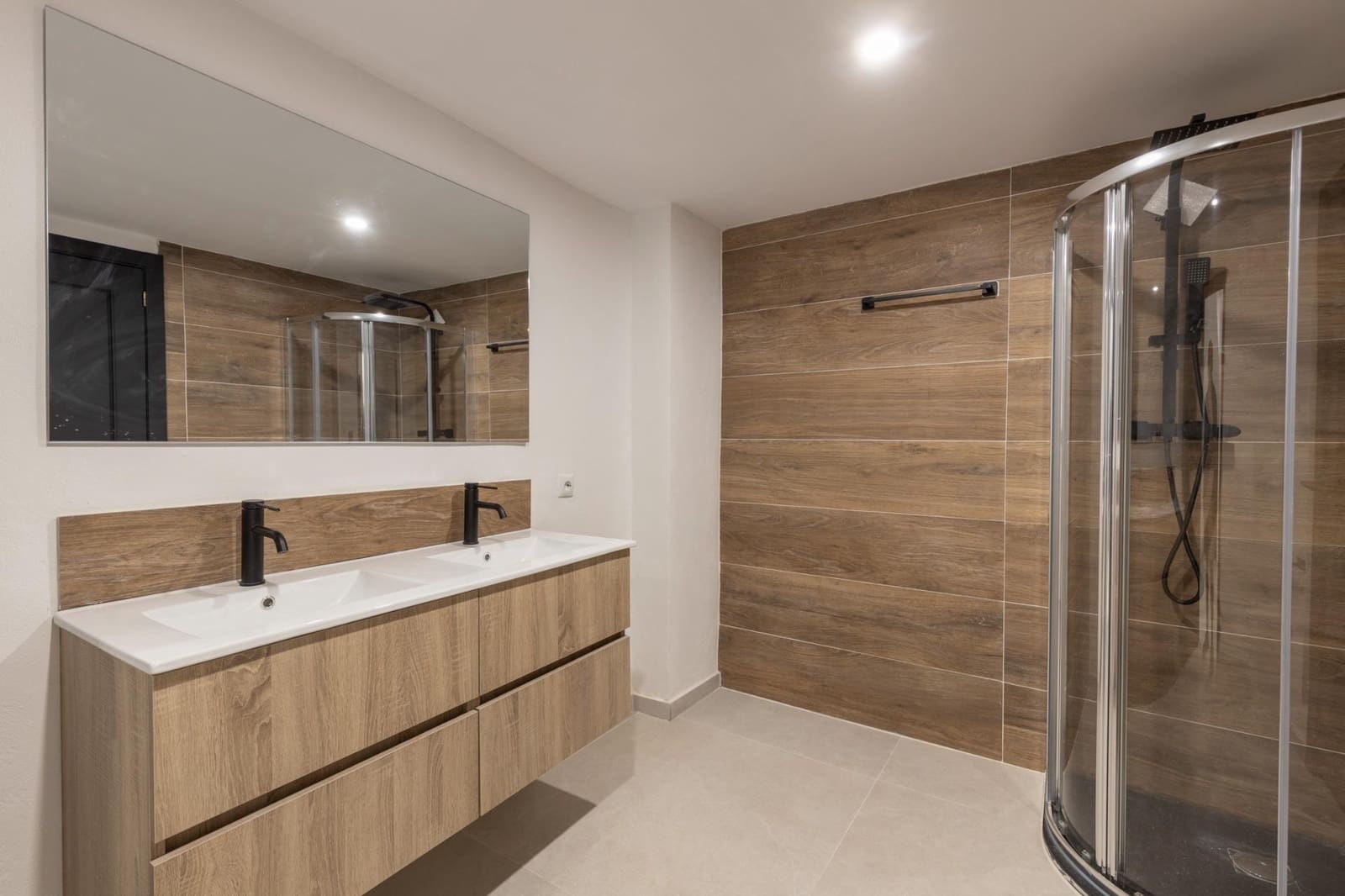 6 bedroom Townhouse for sale in Monachil - € 355,000 (Ref: 9434206)