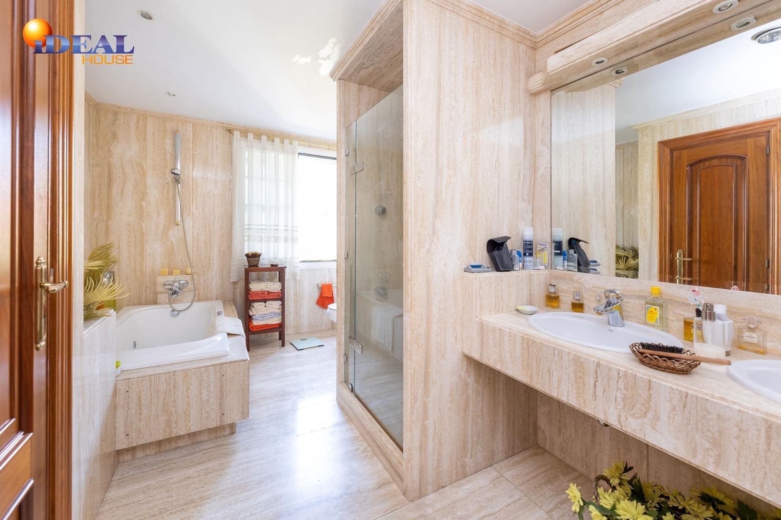 5 makuuhuone Huvila myytävänä paikassa Granada kaupunki mukana uima-altaan 
autotalli - 950 000 € (Ref: 9434212)