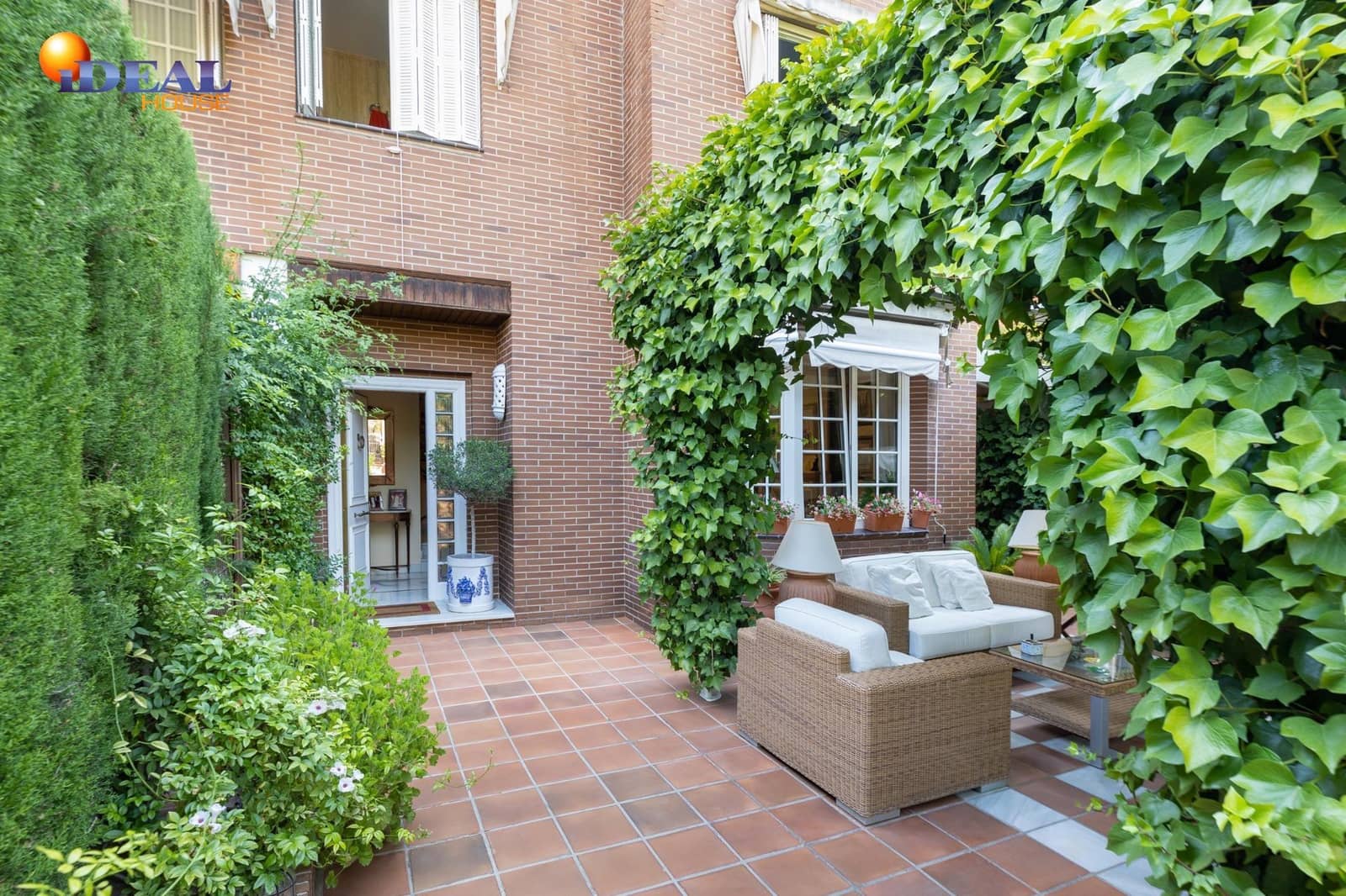 5 makuuhuone Huvila myytävänä paikassa Granada kaupunki mukana uima-altaan 
autotalli - 950 000 € (Ref: 9434212)