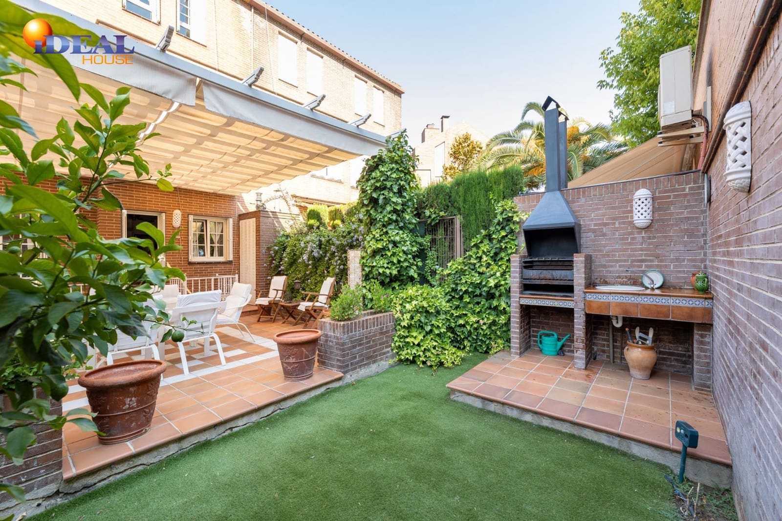 5 makuuhuone Huvila myytävänä paikassa Granada kaupunki mukana uima-altaan 
autotalli - 950 000 € (Ref: 9434212)